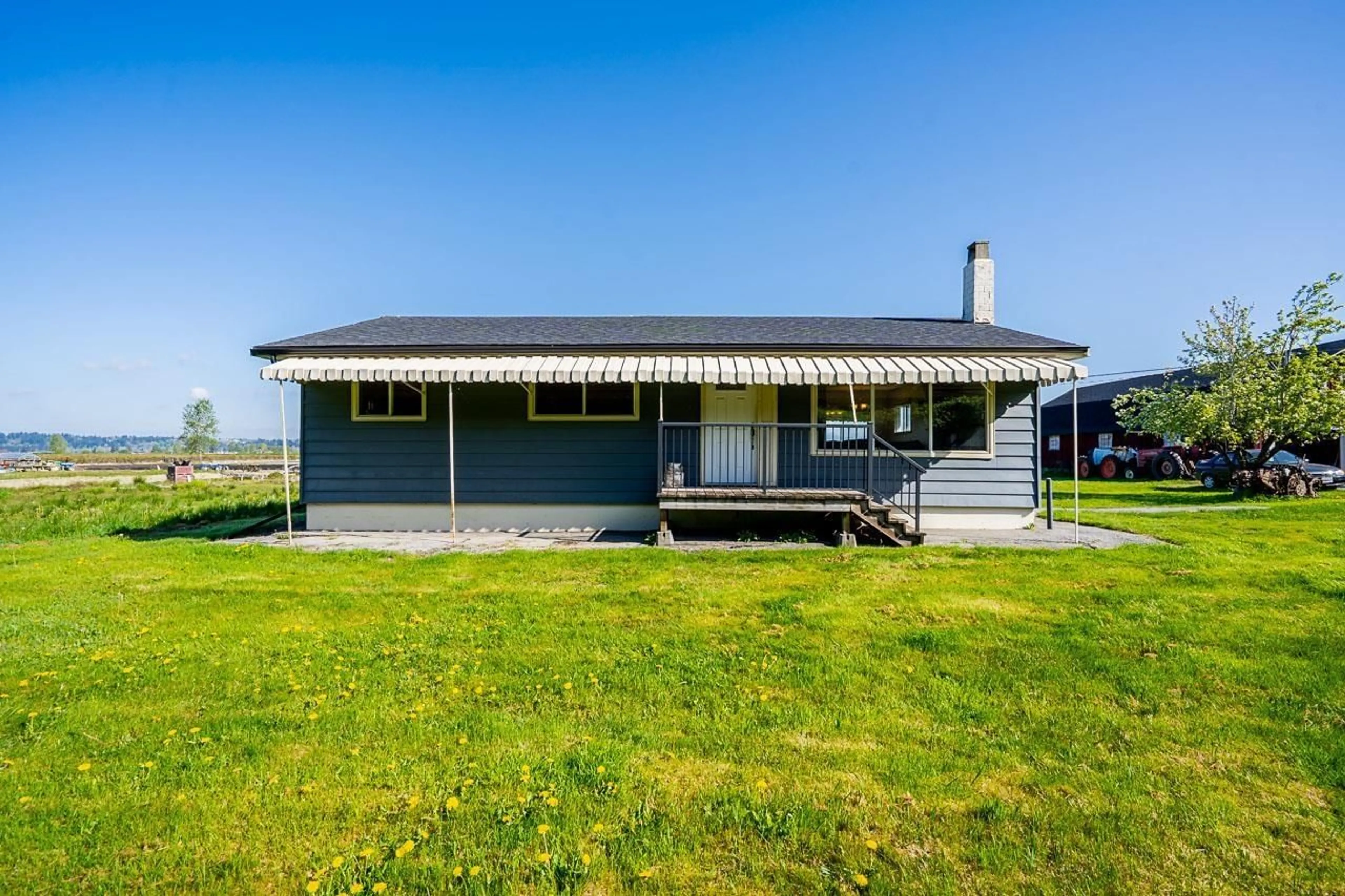 A pic from outside/outdoor area/front of a property/back of a property/a pic from drone, water/lake/river/ocean view for 15675 40TH AVENUE, Surrey British Columbia V3Z1E6