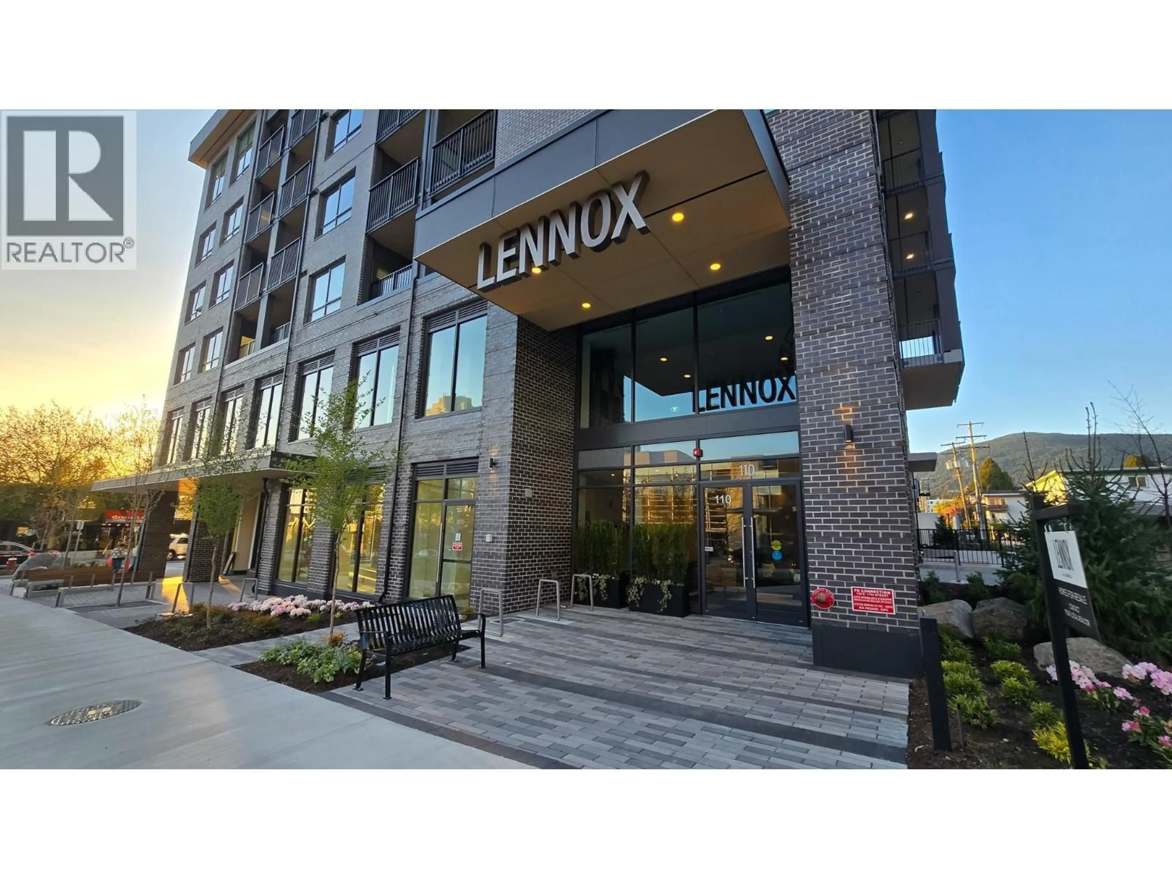 Lobby for 402 - 110 17TH STREET, North Vancouver British Columbia V7L0K4