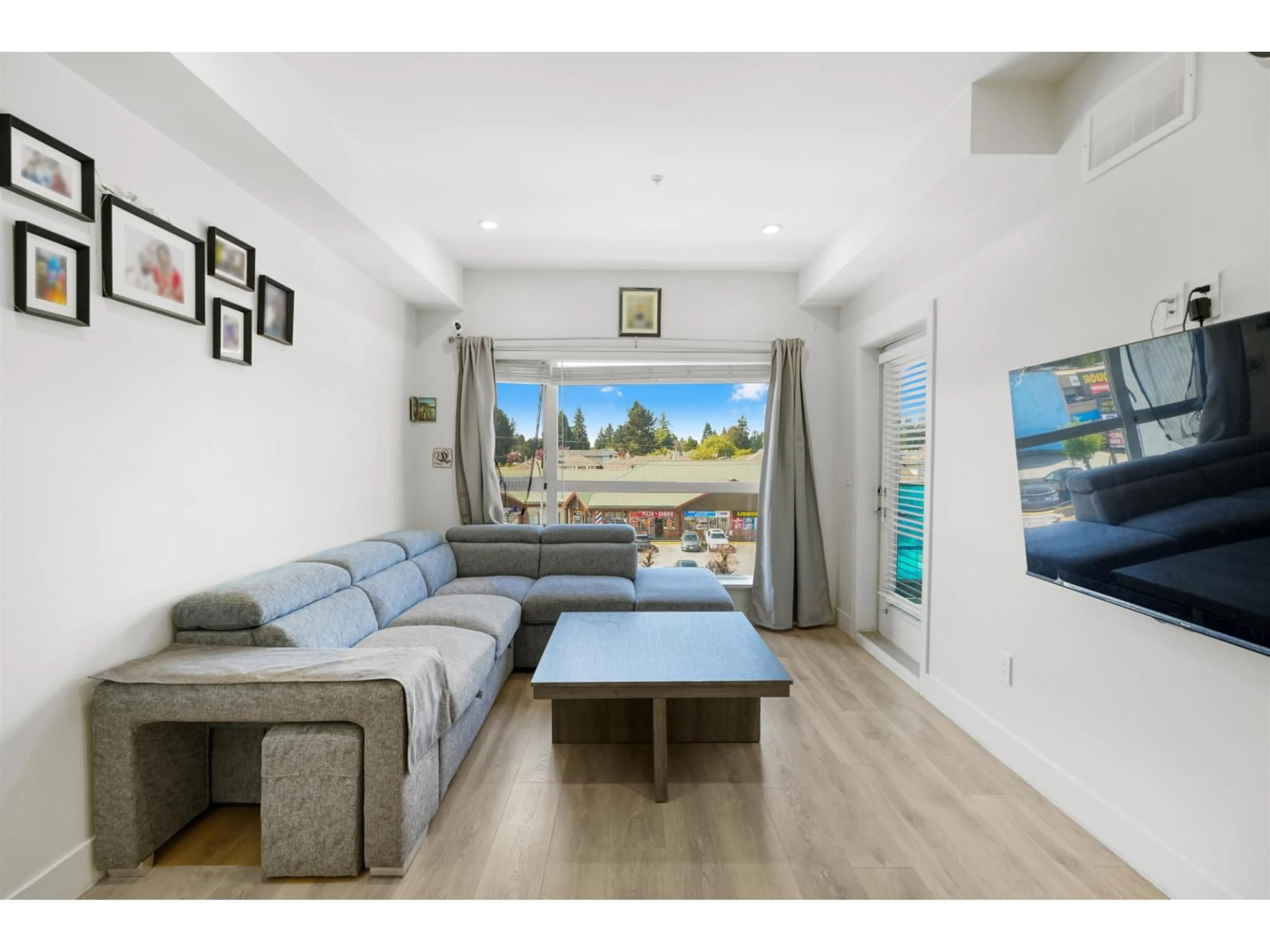 Living room with furniture, unknown for 312 - 8496 120 STREET, Surrey British Columbia V3W3N5