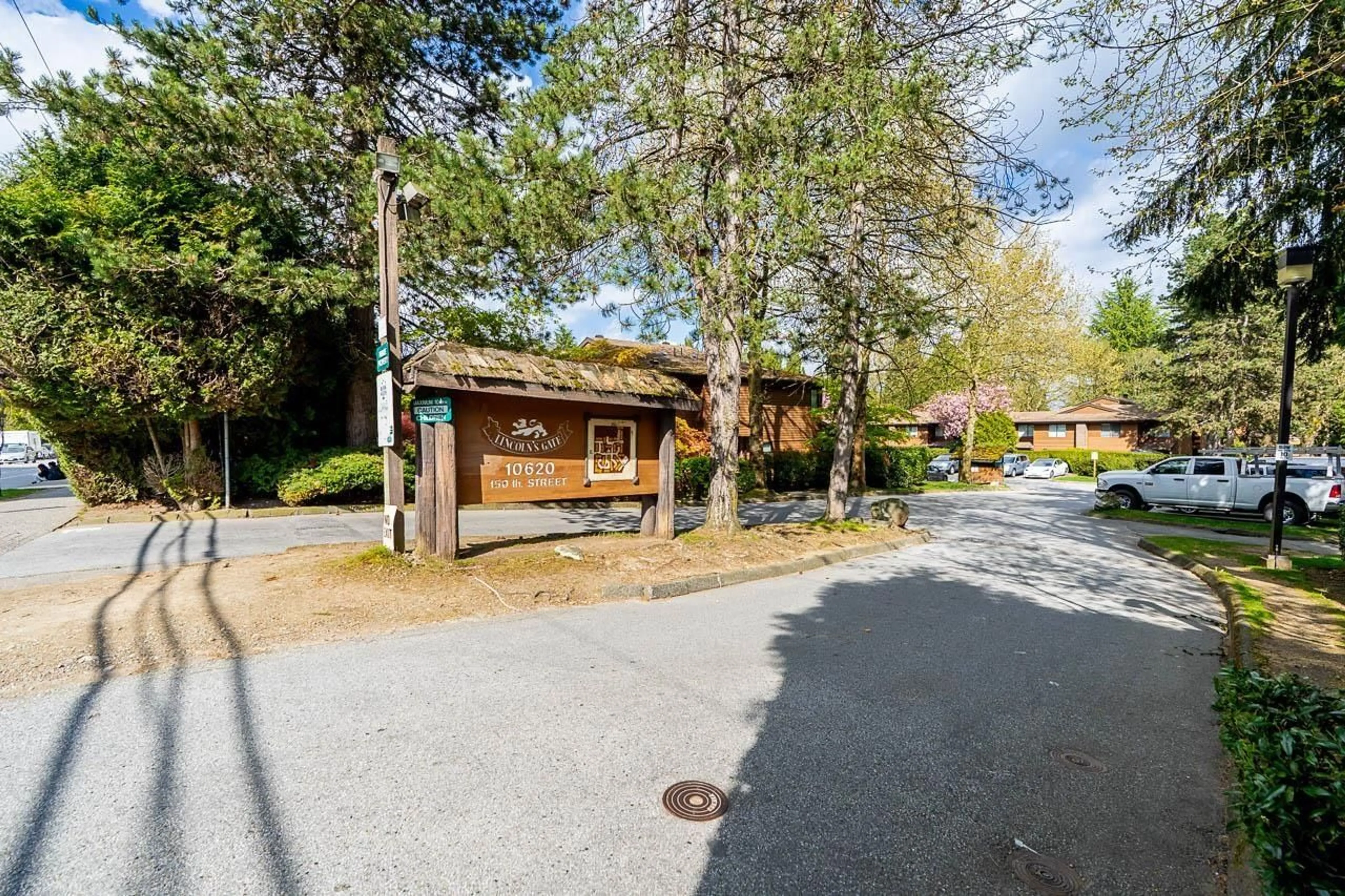 Patio, street for 412 - 10620 150 STREET, Surrey British Columbia V3R7R9