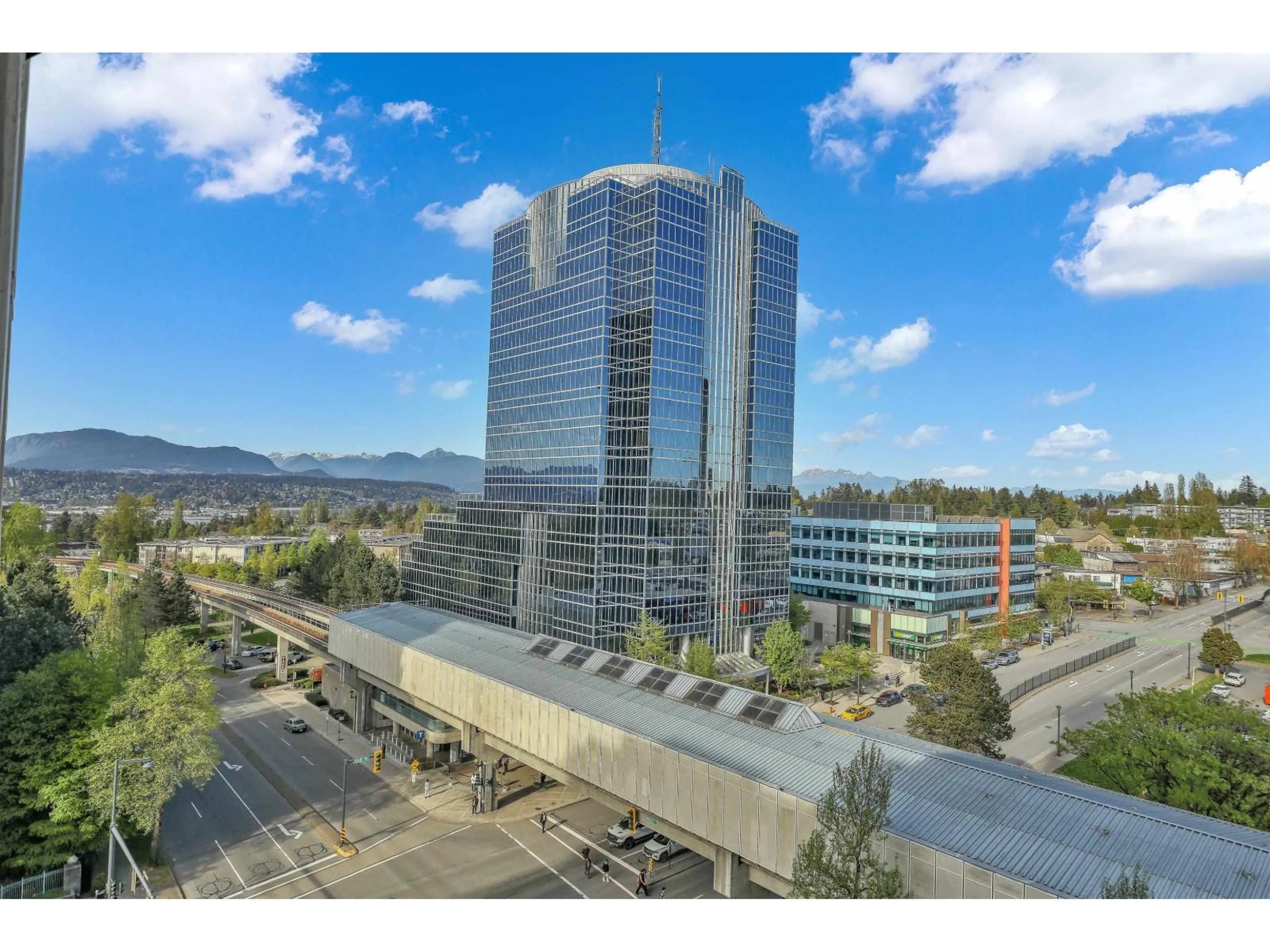 A pic from outside/outdoor area/front of a property/back of a property/a pic from drone, building for 1011 - 10777 UNIVERSITY DRIVE, Surrey British Columbia V3T0E6