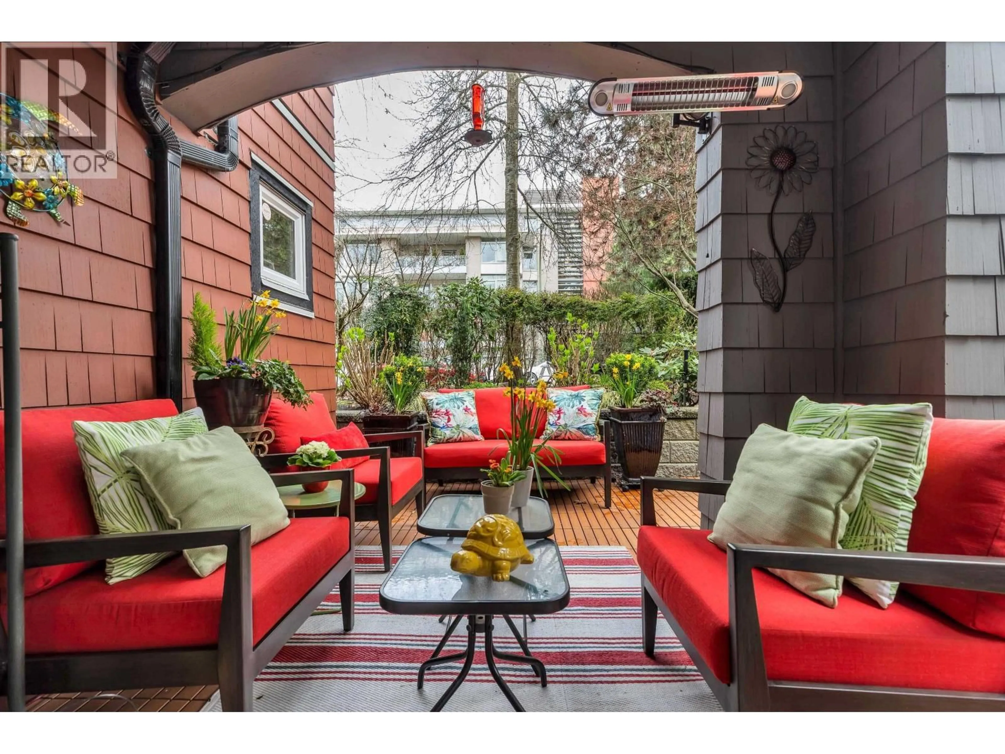 Patio, street for 102 - 736 W 14TH AVENUE, Vancouver British Columbia V5Z1P9