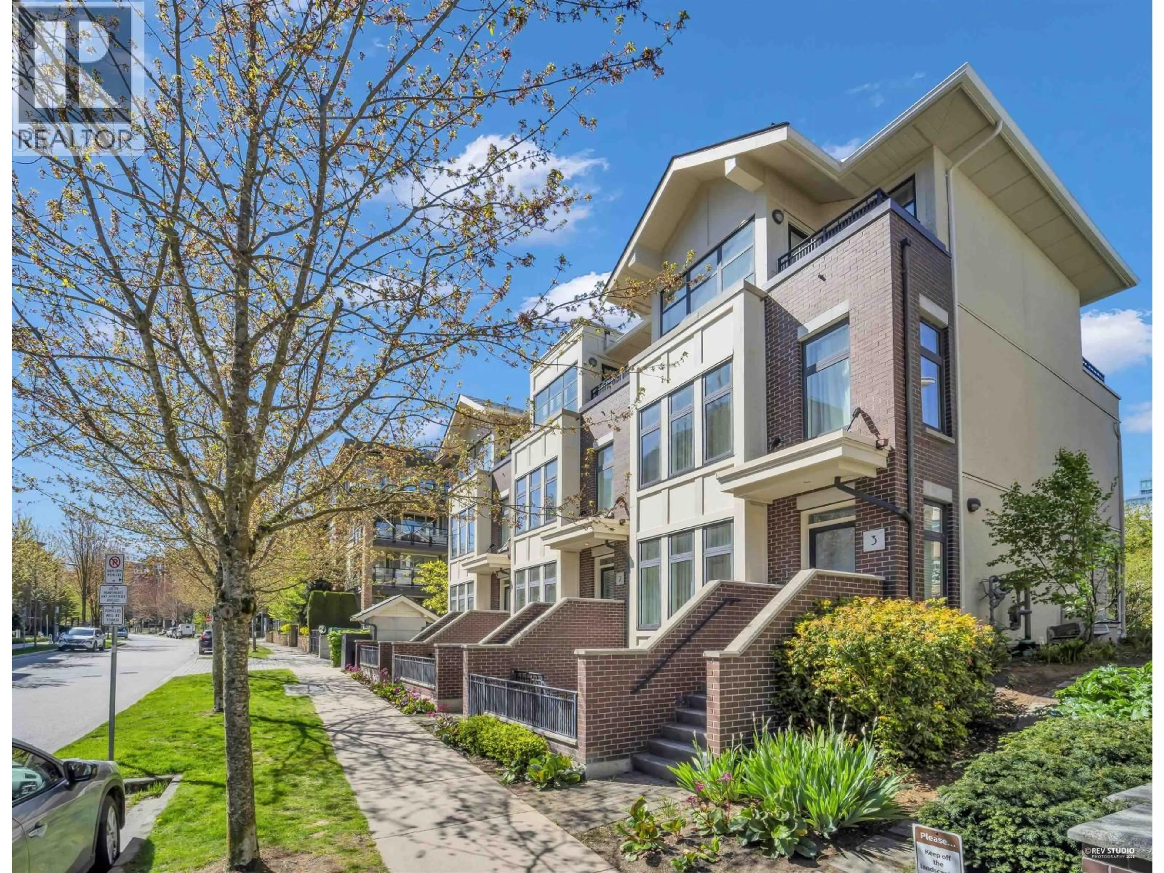 Unknown for 2 - 5879 GRAY AVENUE, Vancouver British Columbia V6S0A9