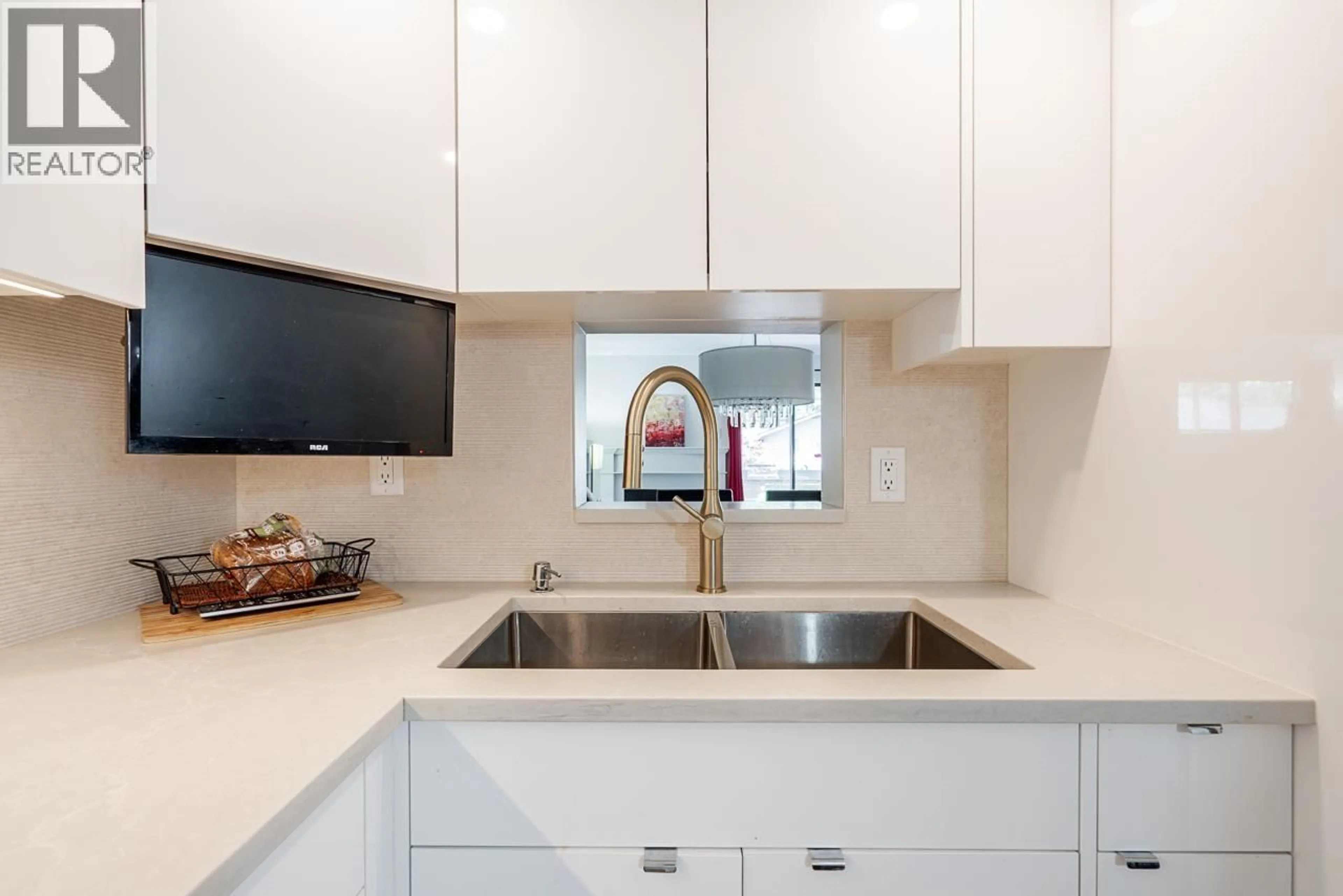 Standard kitchen, ceramic/tile floor for 2 - 1960 RUFUS DRIVE, North Vancouver British Columbia V7J3L7