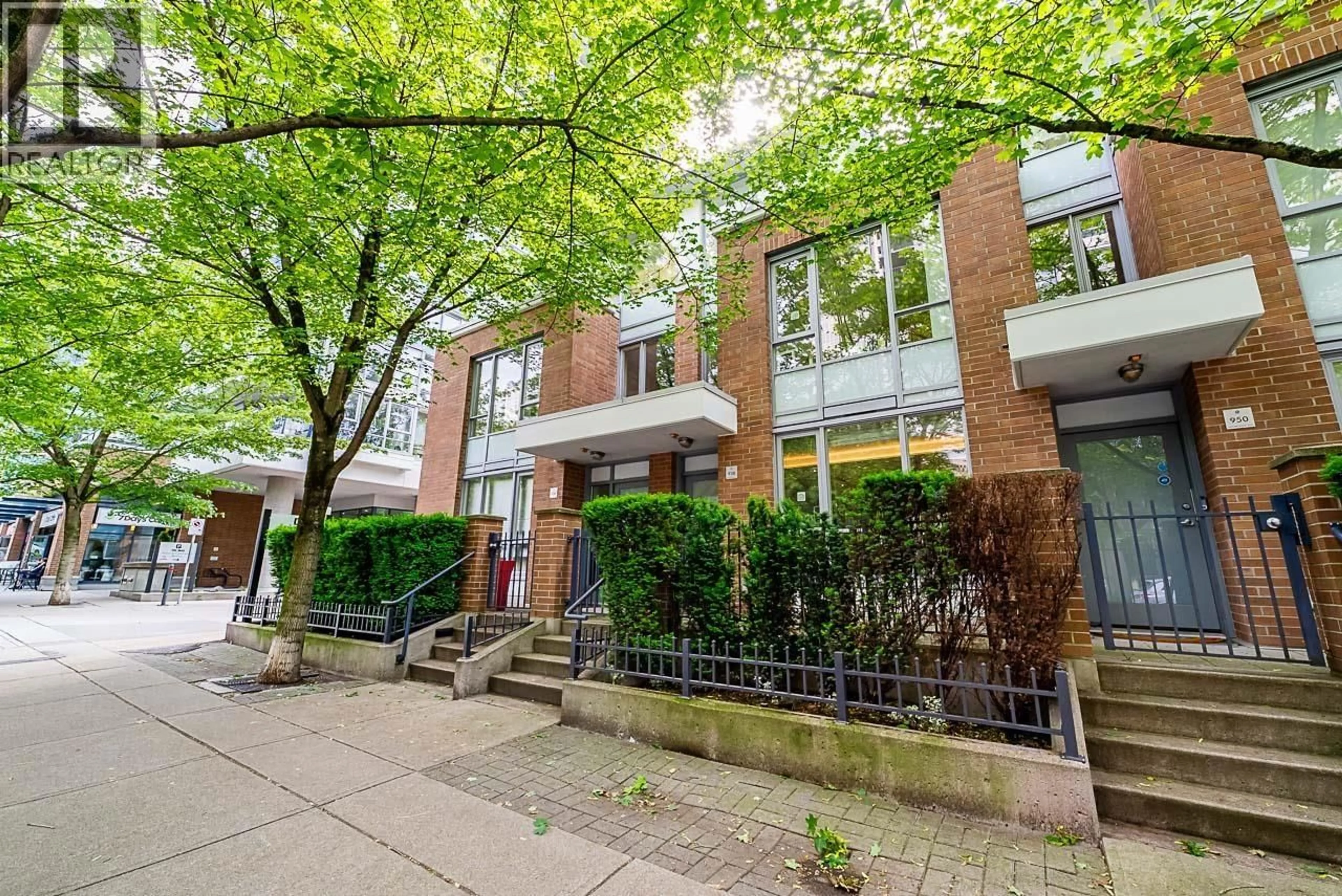 Unknown for 938 BEATTY STREET, Vancouver British Columbia V6Z3G6