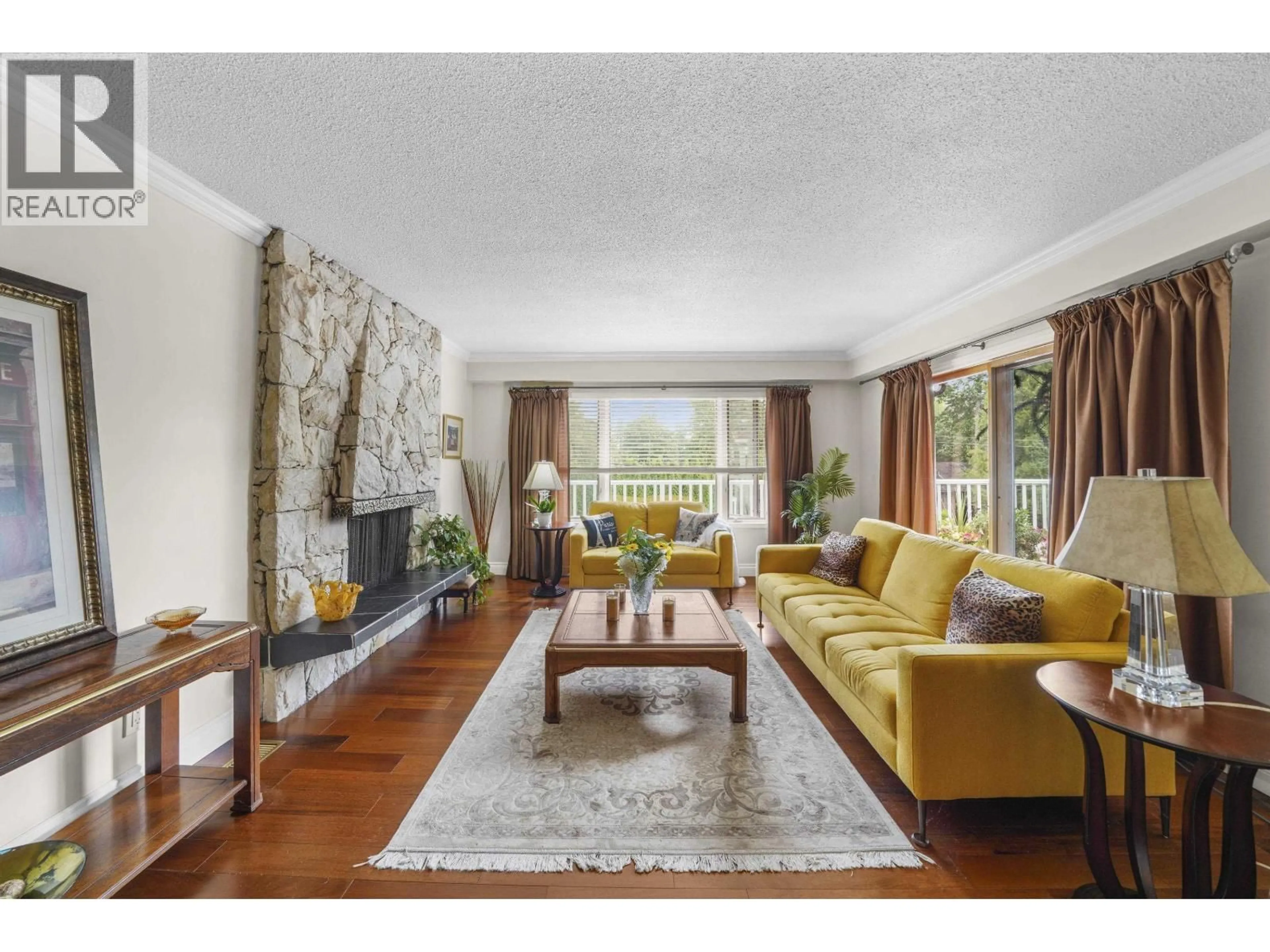 Living room with furniture, unknown for 5174 DENNISON DRIVE, Delta British Columbia V4M1R8