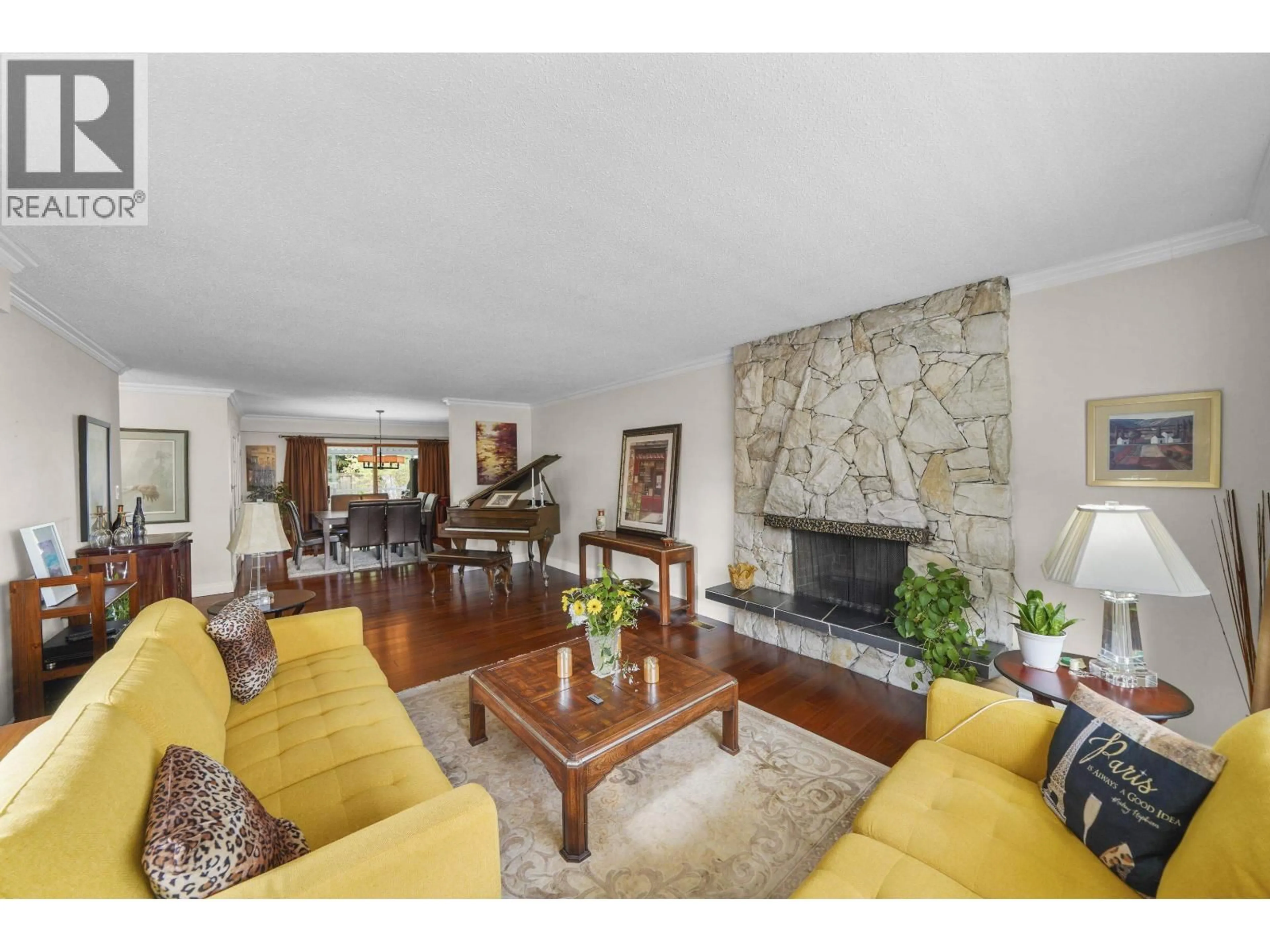 Living room with furniture, unknown for 5174 DENNISON DRIVE, Delta British Columbia V4M1R8