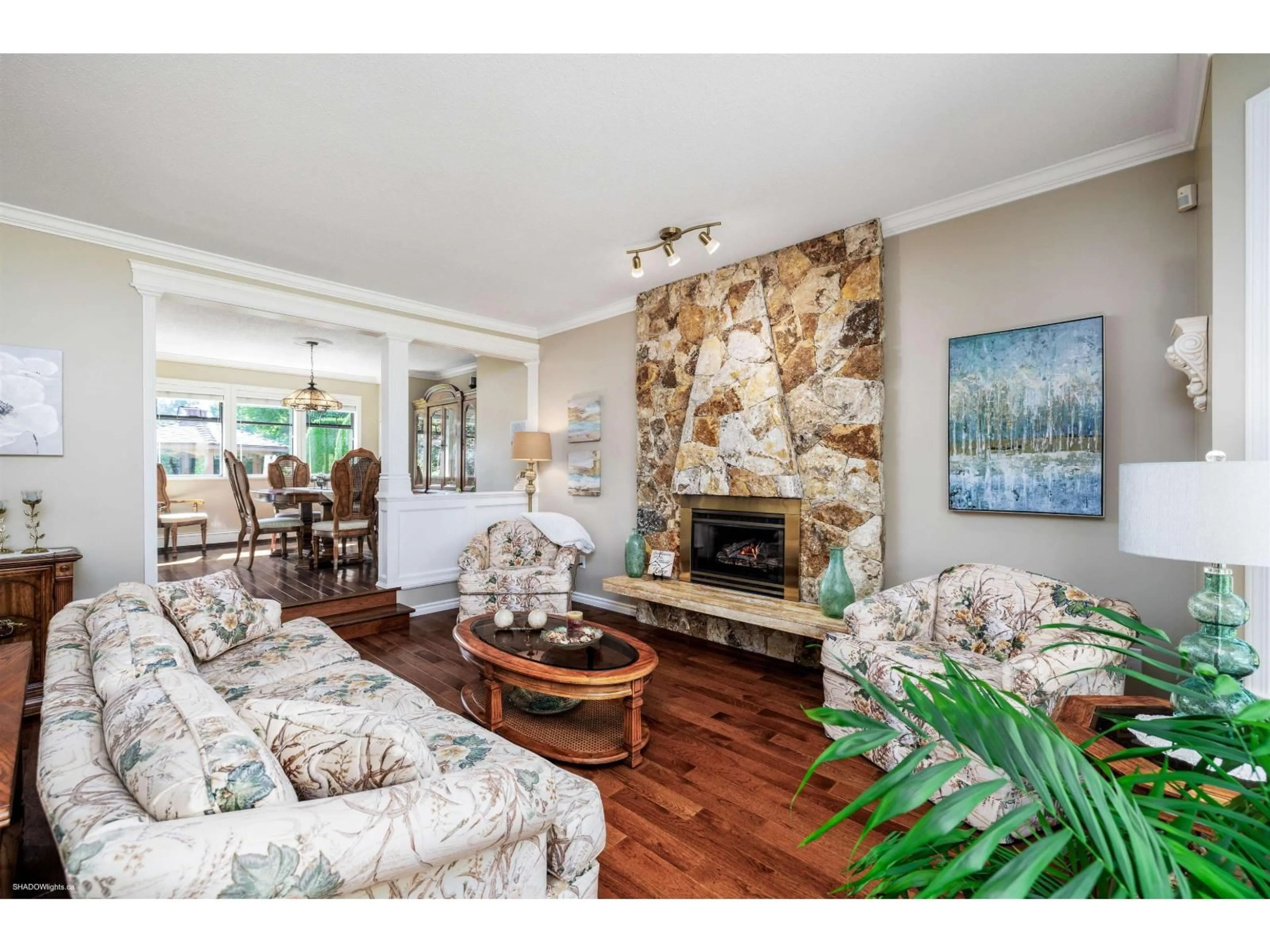 Living room with furniture, unknown for 16116 13A AVENUE, Surrey British Columbia V4A6W5