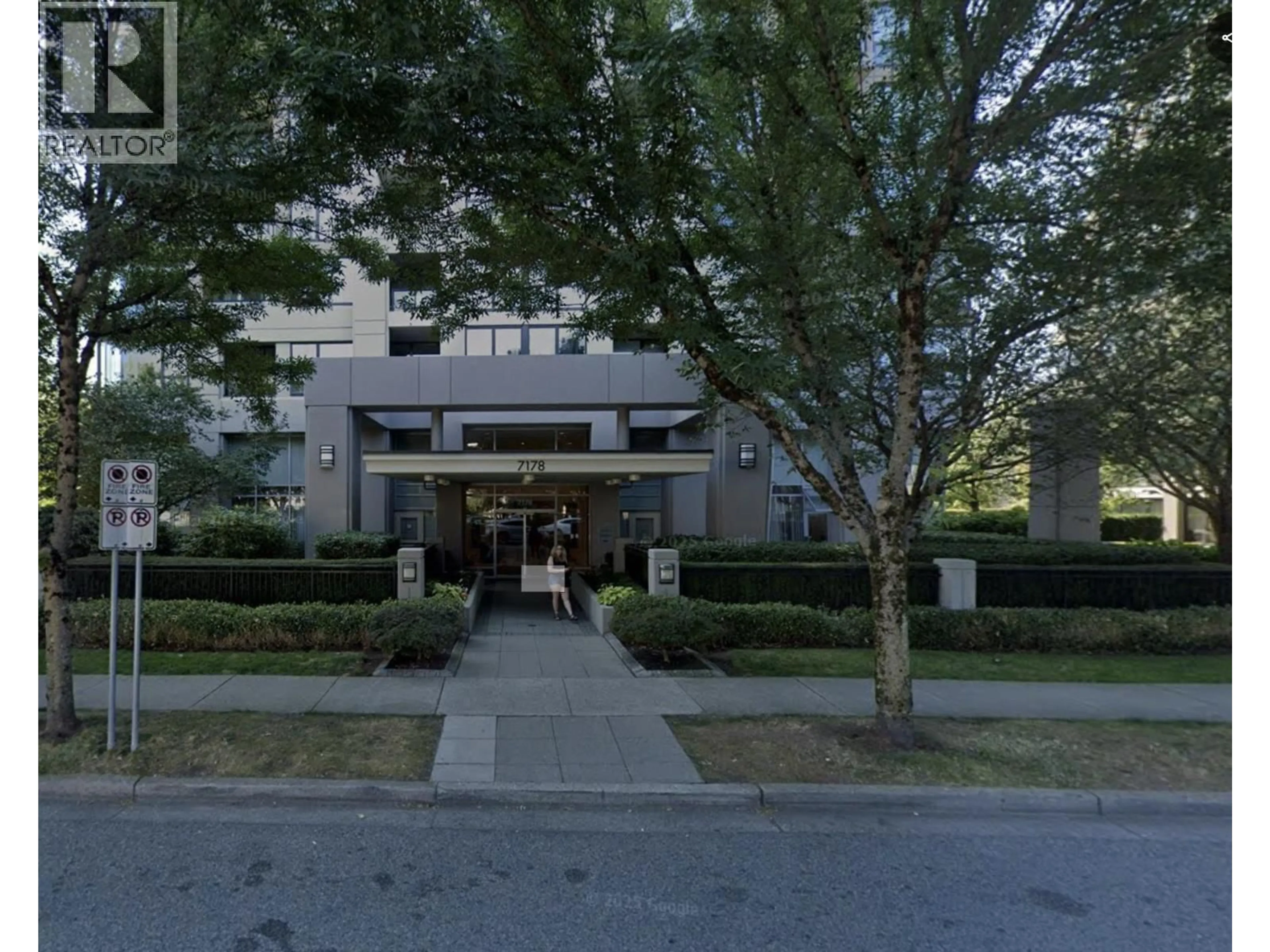 Indoor foyer for 2408 - 7178 COLLIER STREET, Burnaby British Columbia V5E4N7