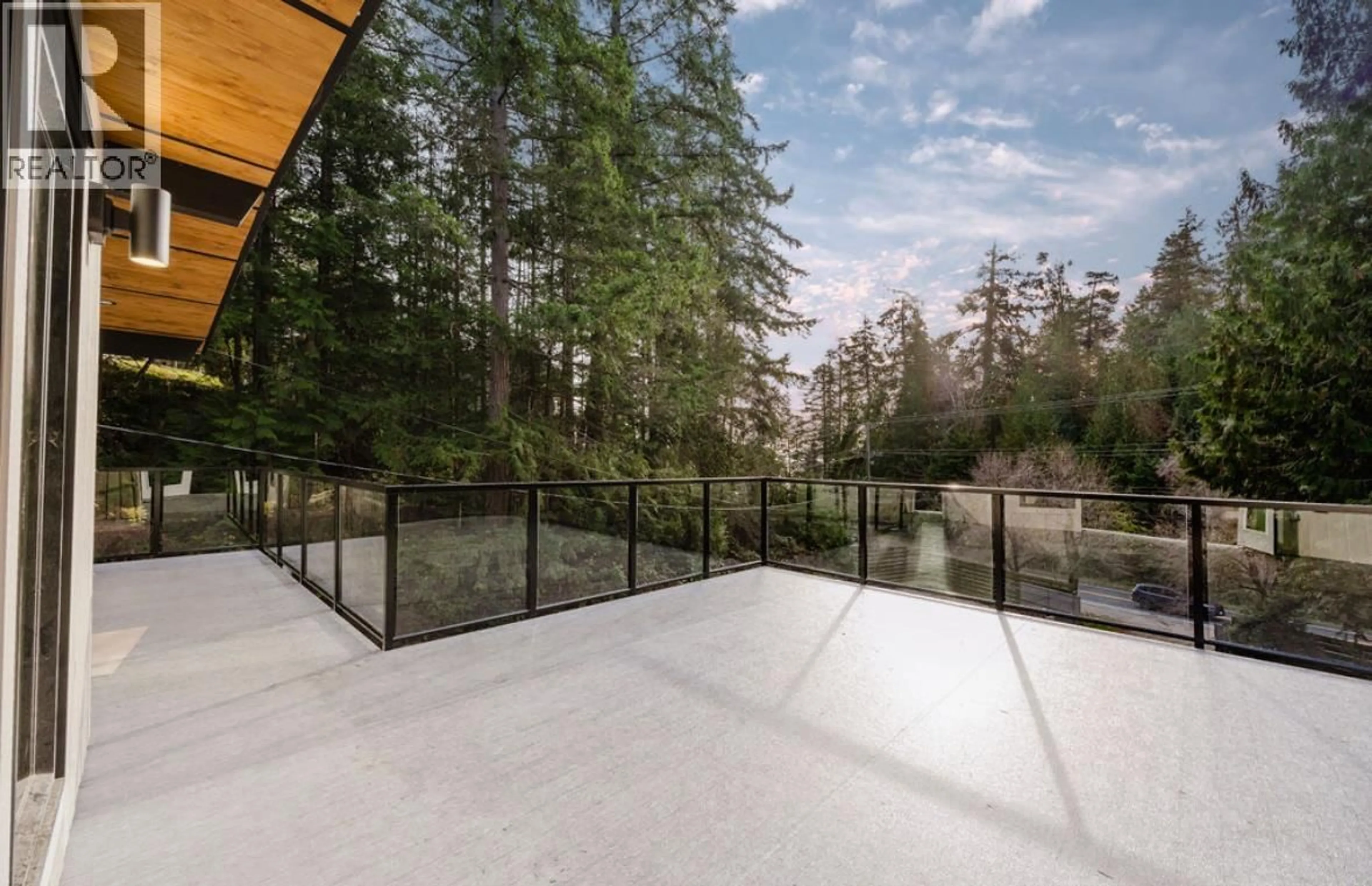 Patio, forest/trees view for 6960 SUNSHINE COAST HIGHWAY, Sechelt British Columbia V7Z0N2