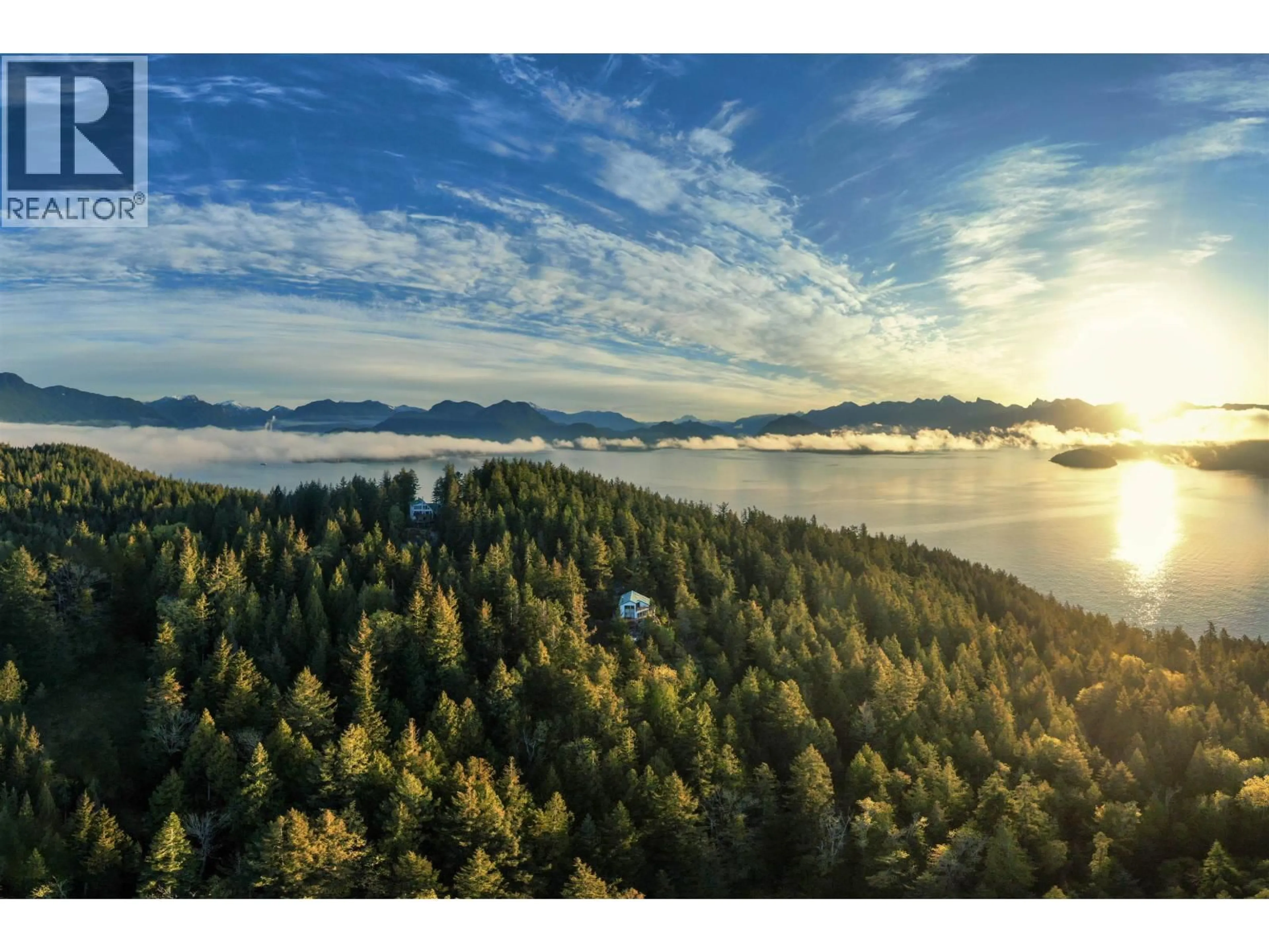 A pic from outside/outdoor area/front of a property/back of a property/a pic from drone, water/lake/river/ocean view for 181 PERSEPHONE PLACE, Keats Island British Columbia V0N1V0
