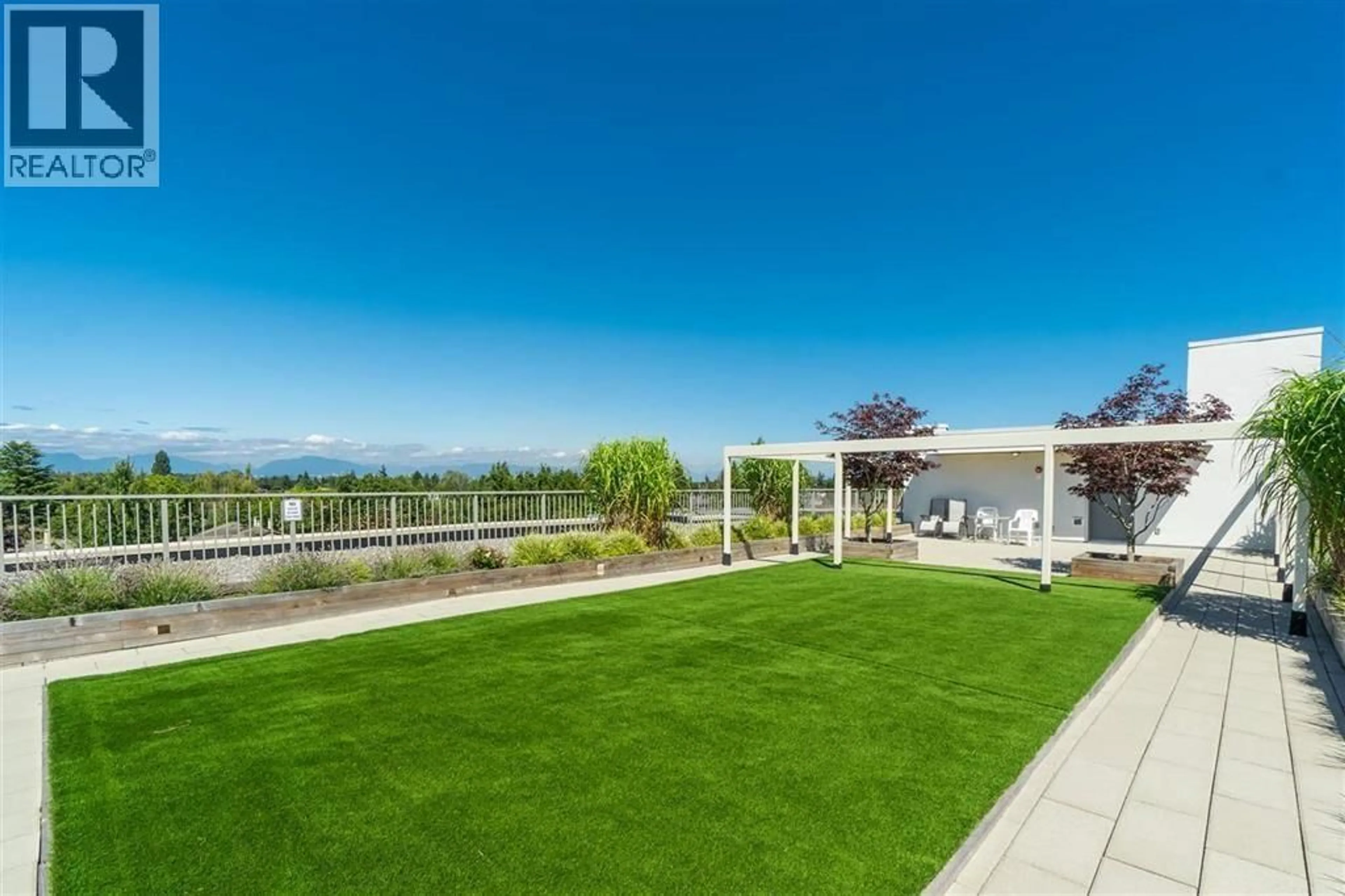 Patio, mountain view for 105 - 4815 55B STREET, Delta British Columbia V4K3V7