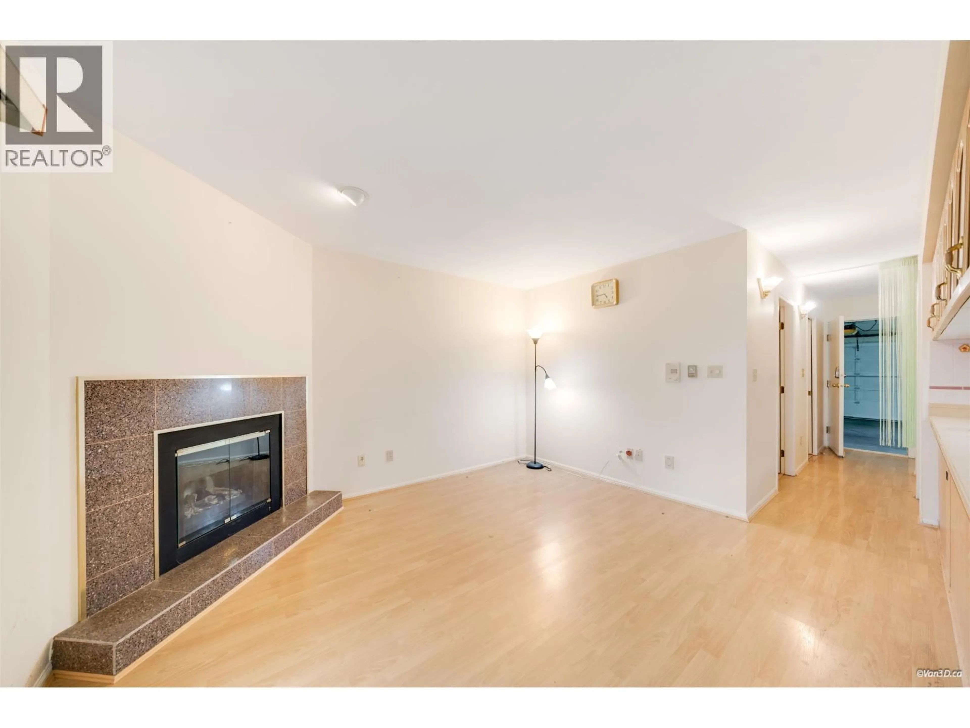 A pic of a room for 10 - 10900 NO. 2 ROAD, Richmond British Columbia V7E2E3