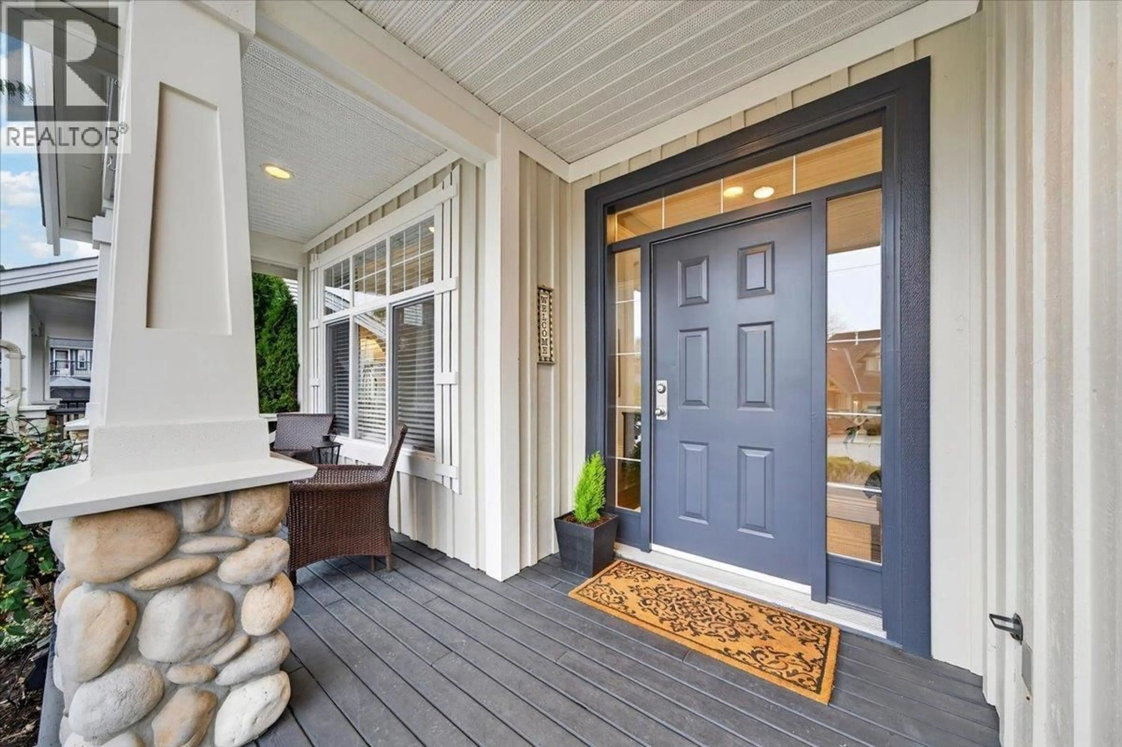Indoor entryway for 24033 106TH AVENUE, Maple Ridge British Columbia V2W2B1