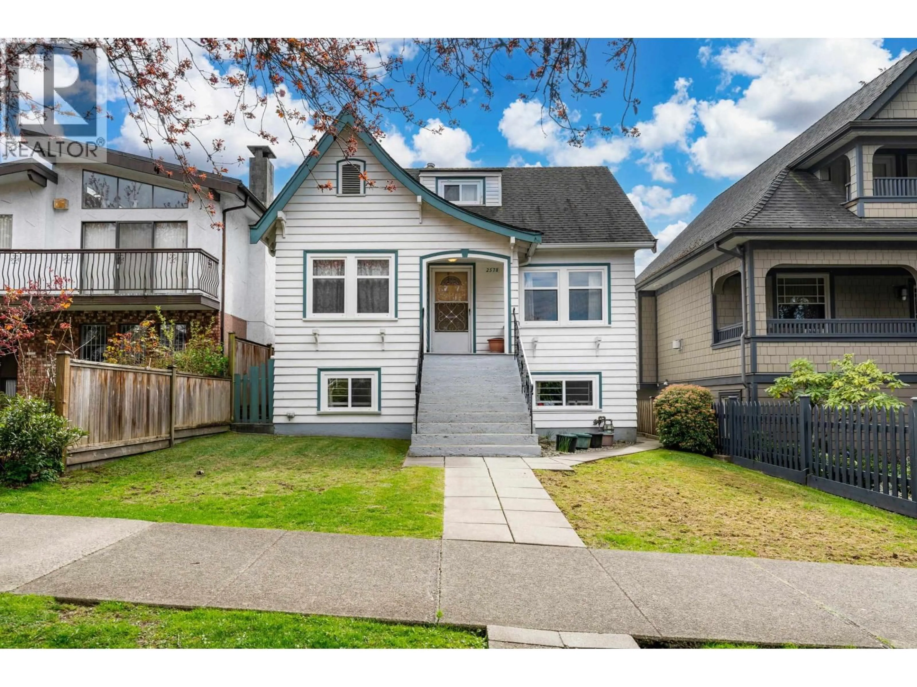 Home with vinyl exterior material, street for 2578 OXFORD STREET, Vancouver British Columbia V5K1N1