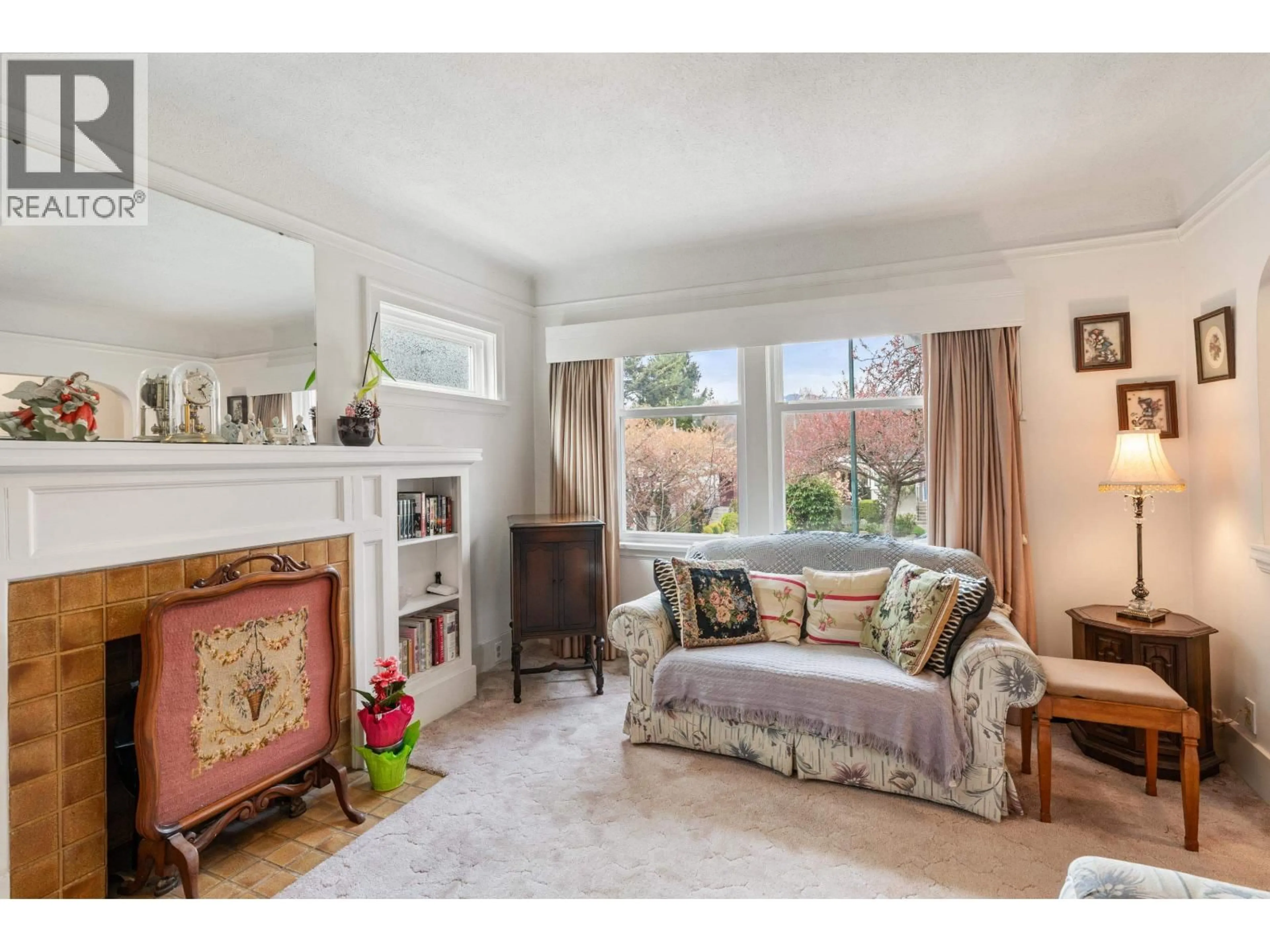 Living room with furniture, unknown for 2578 OXFORD STREET, Vancouver British Columbia V5K1N1