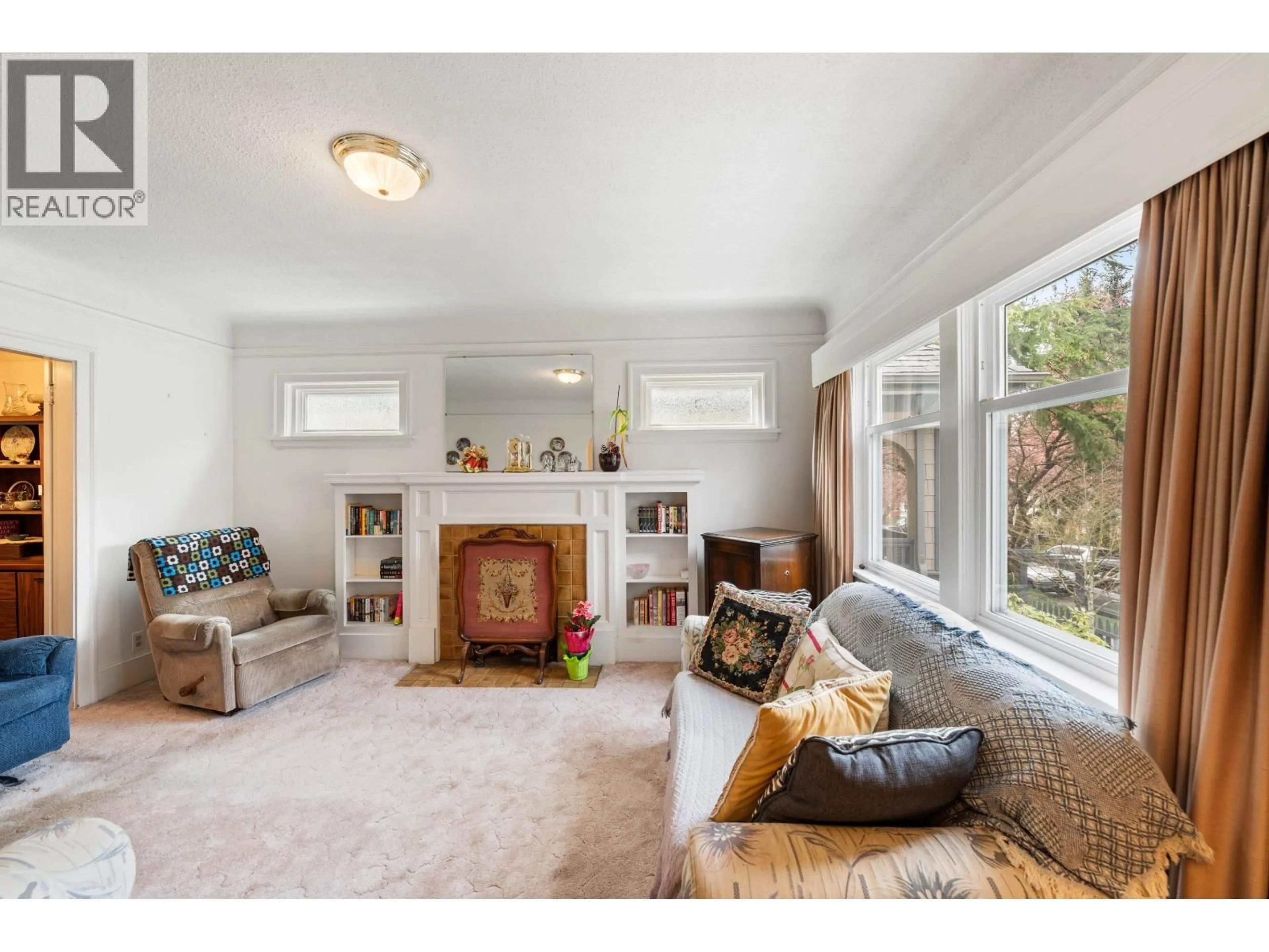 Living room with furniture, unknown for 2578 OXFORD STREET, Vancouver British Columbia V5K1N1