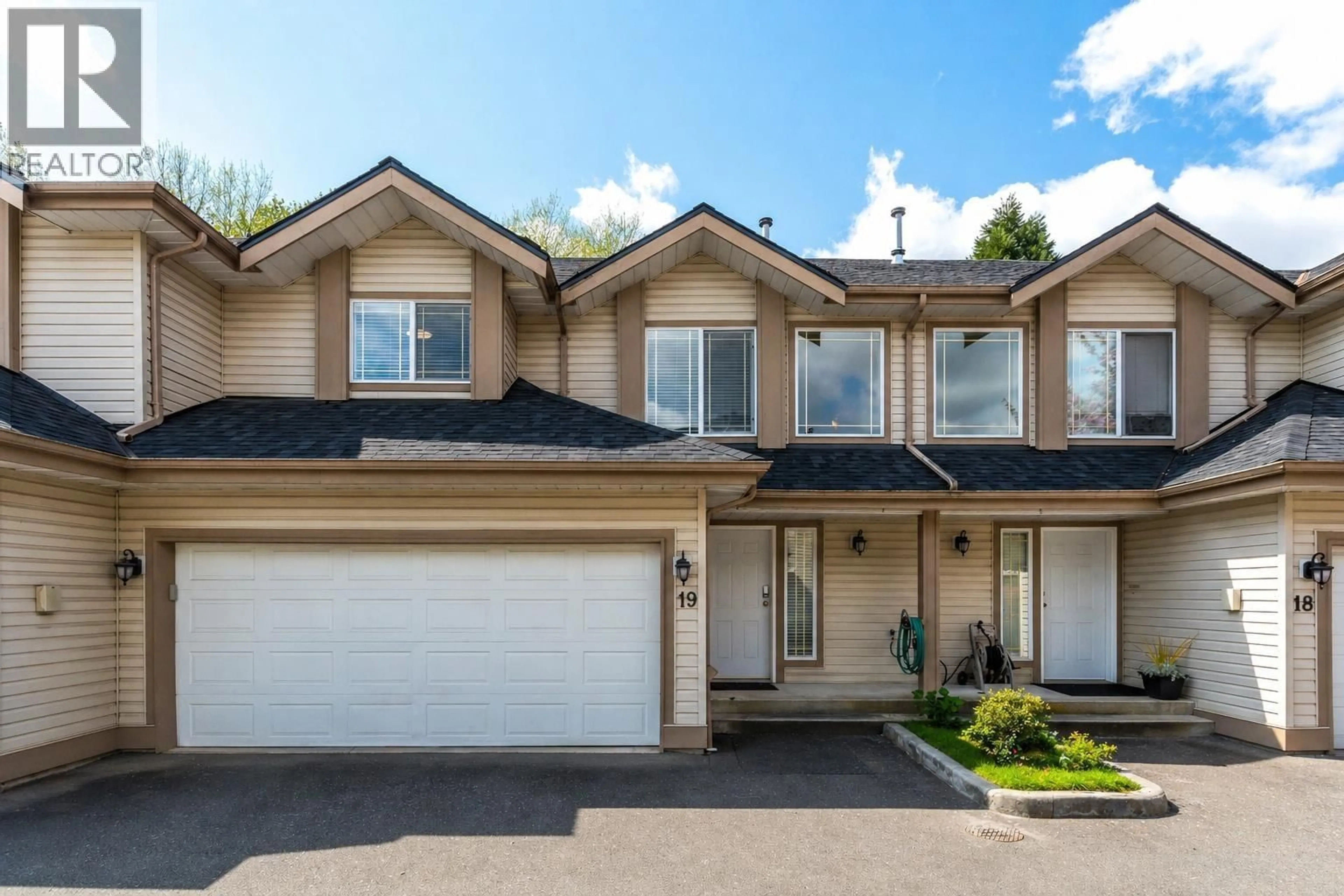 Home with vinyl exterior material, street for A19 - 3075 SKEENA STREET, Port Coquitlam British Columbia V3B7T4