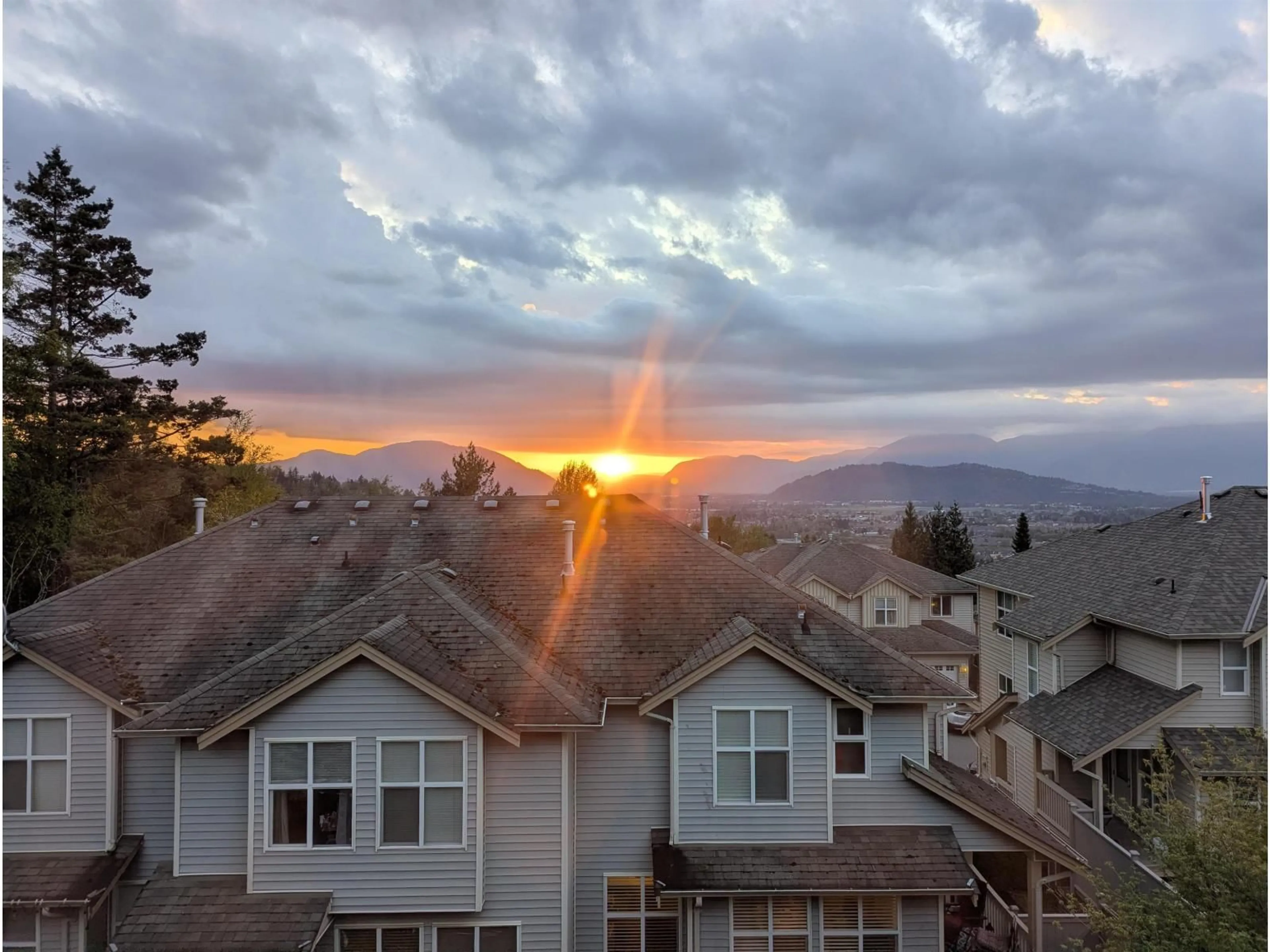 A pic from outside/outdoor area/front of a property/back of a property/a pic from drone, mountain view for 43 - 46906 RUSSELL ROAD, Chilliwack British Columbia V2R5T3