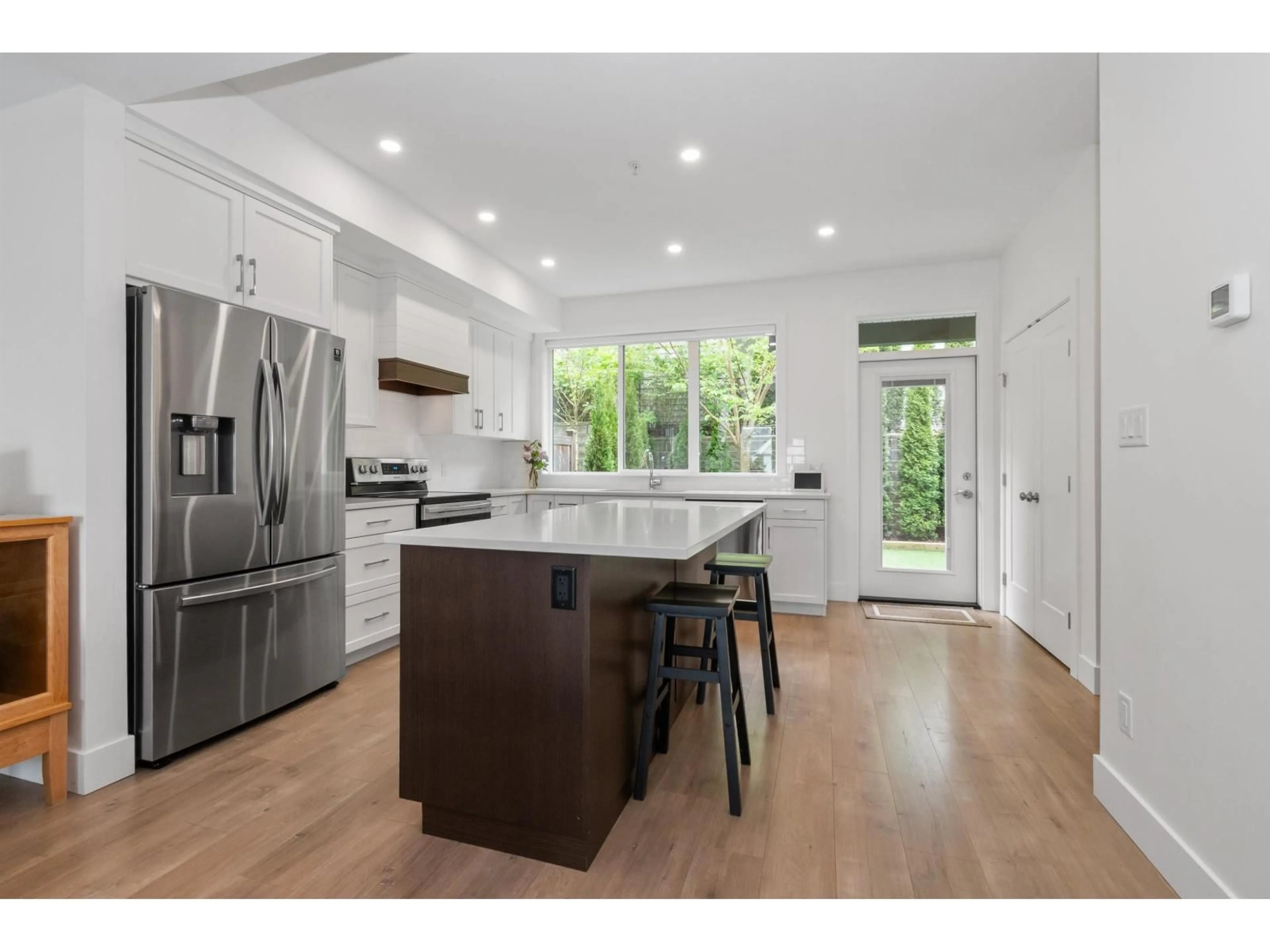 Open concept kitchen, wood/laminate floor for 10 - 47203 VISTA PLACE, Chilliwack British Columbia V2R6E2