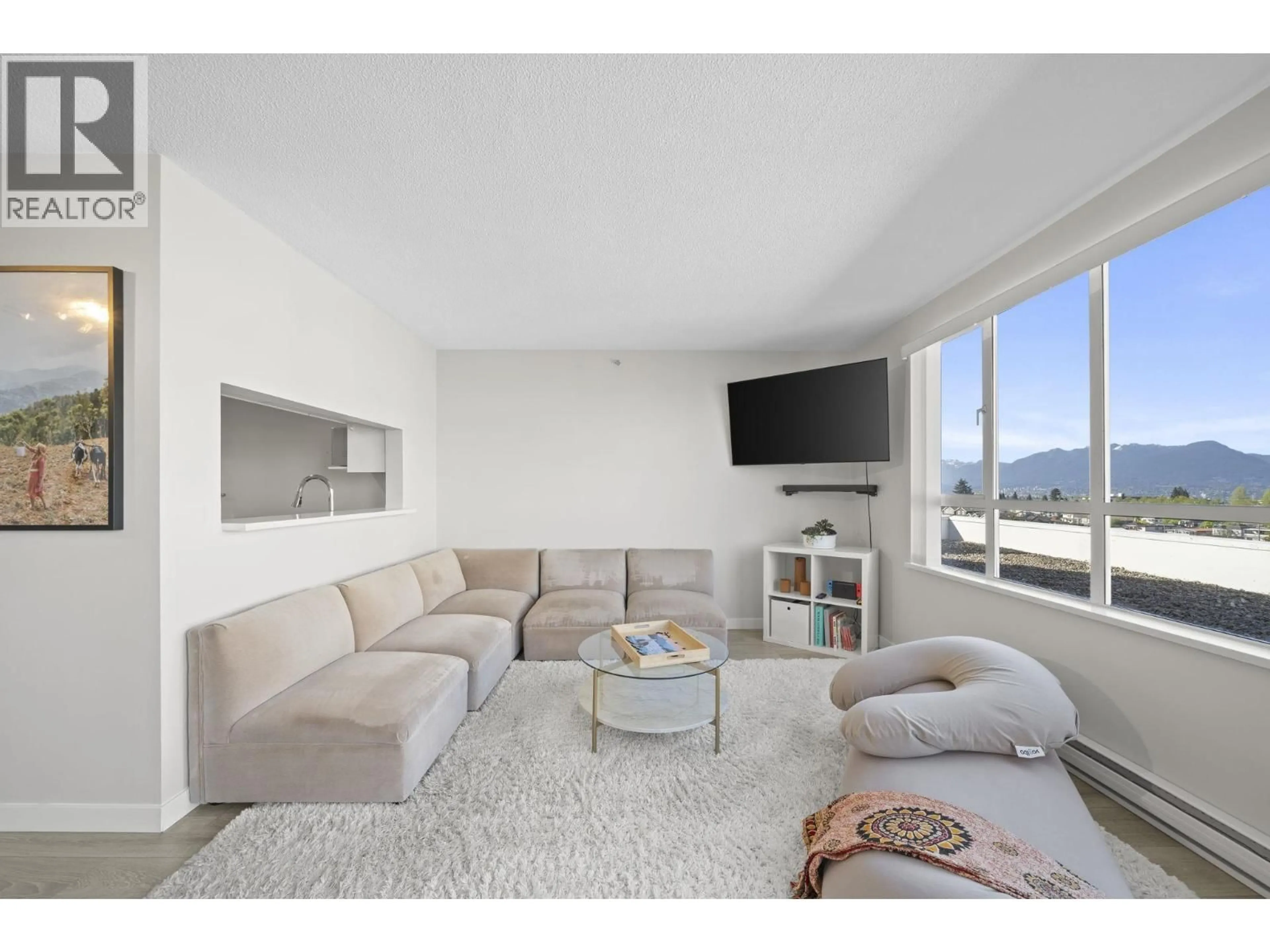 Living room with furniture, unknown for 1208 - 3455 ASCOT PLACE, Vancouver British Columbia V5R6B7