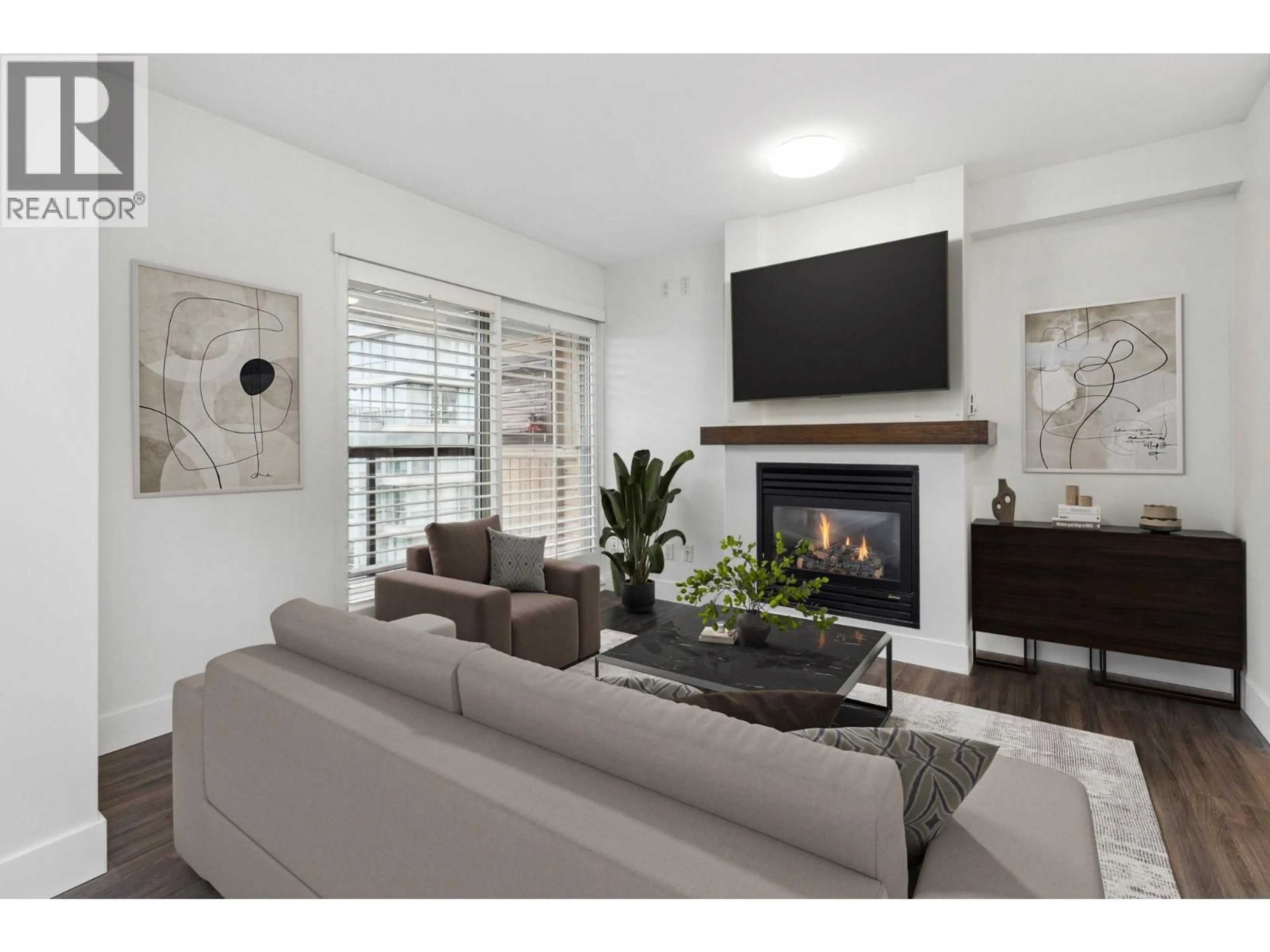 Living room with furniture, unknown for 2002 - 989 RICHARDS STREET, Vancouver British Columbia V6B6R6