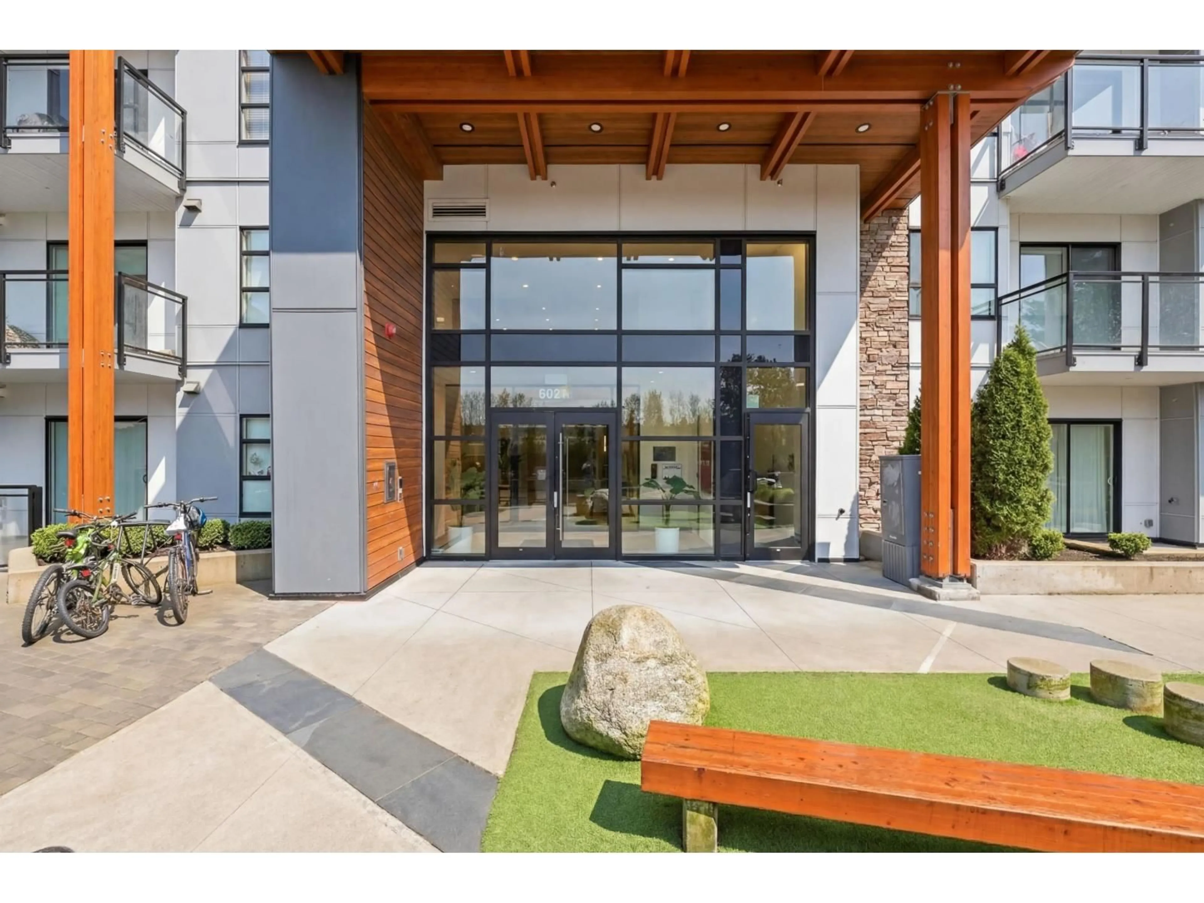 Indoor foyer for 501 - 6950 NICHOLSON ROAD, Delta British Columbia V4E0A8