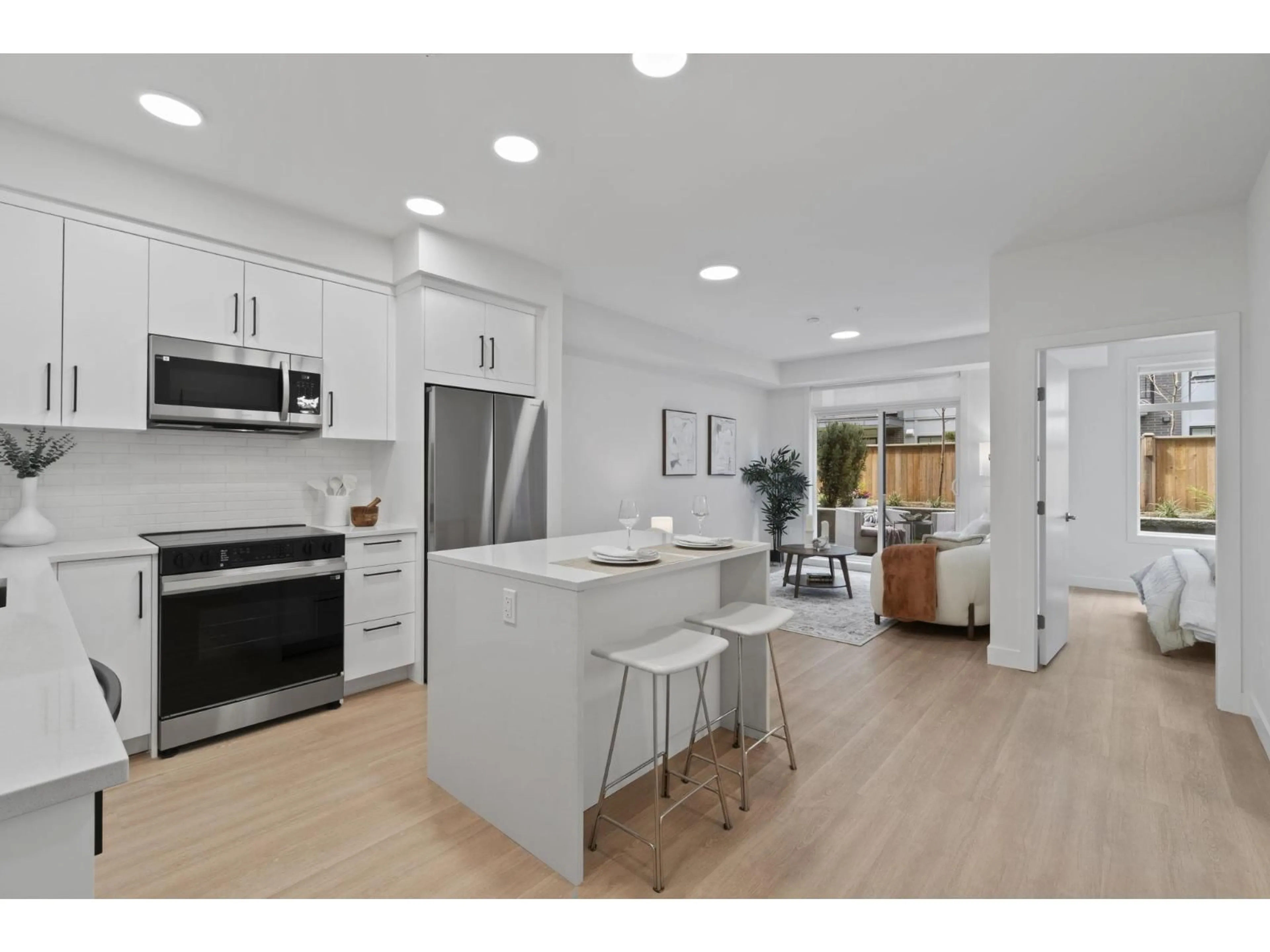 Open concept kitchen, unknown for 415 - 33820 SOUTH FRASER WAY, Abbotsford British Columbia V2S2C5