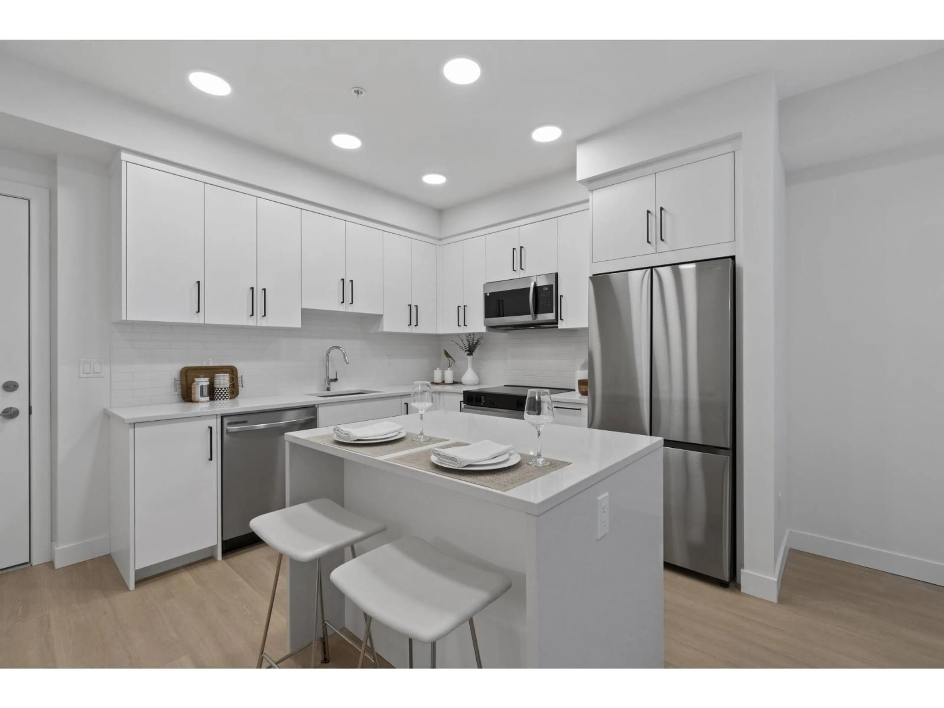 Standard kitchen, unknown for 415 - 33820 SOUTH FRASER WAY, Abbotsford British Columbia V2S2C5