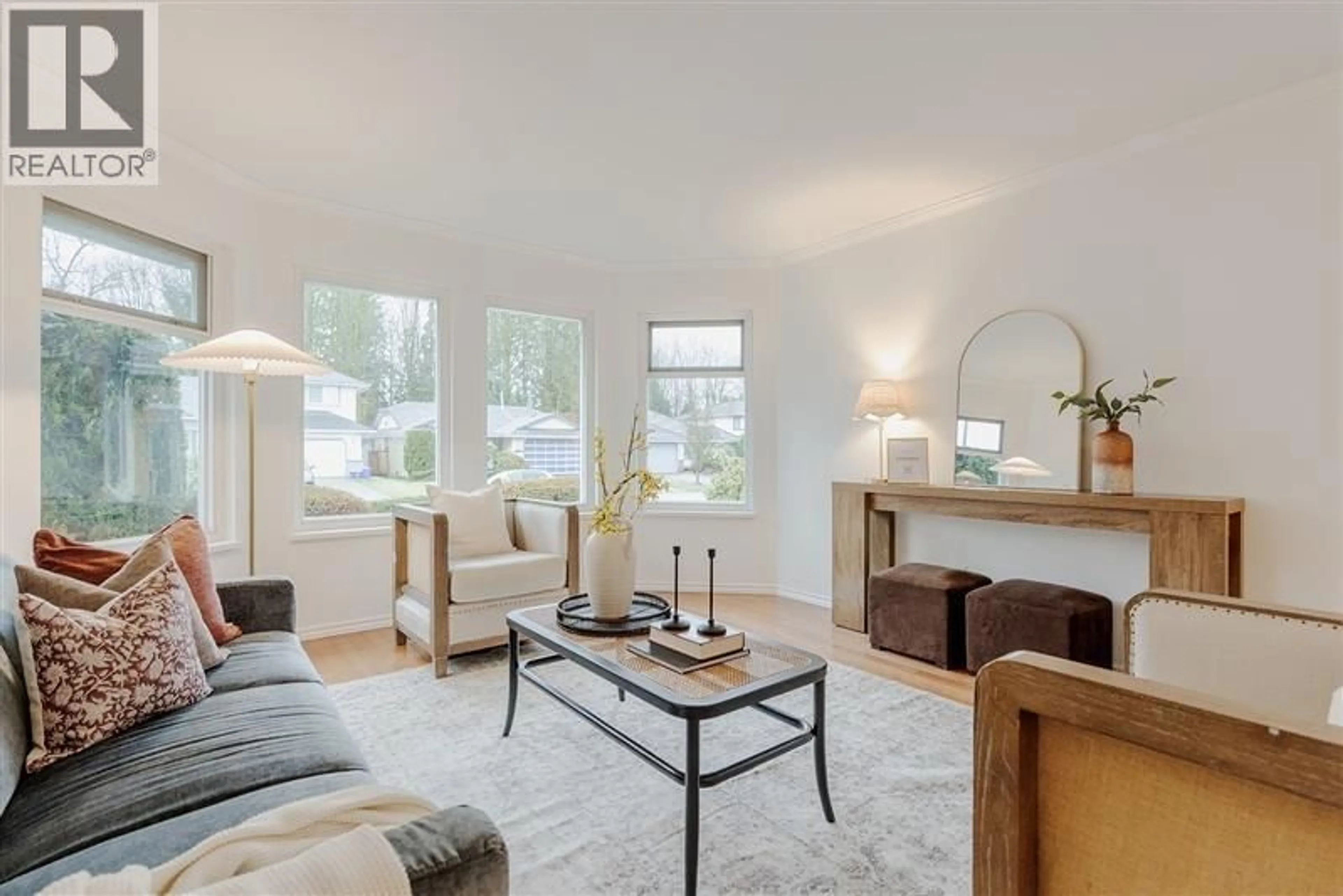 Living room with furniture, unknown for 19596 SOMERSET DRIVE, Pitt Meadows British Columbia V3Y2L4