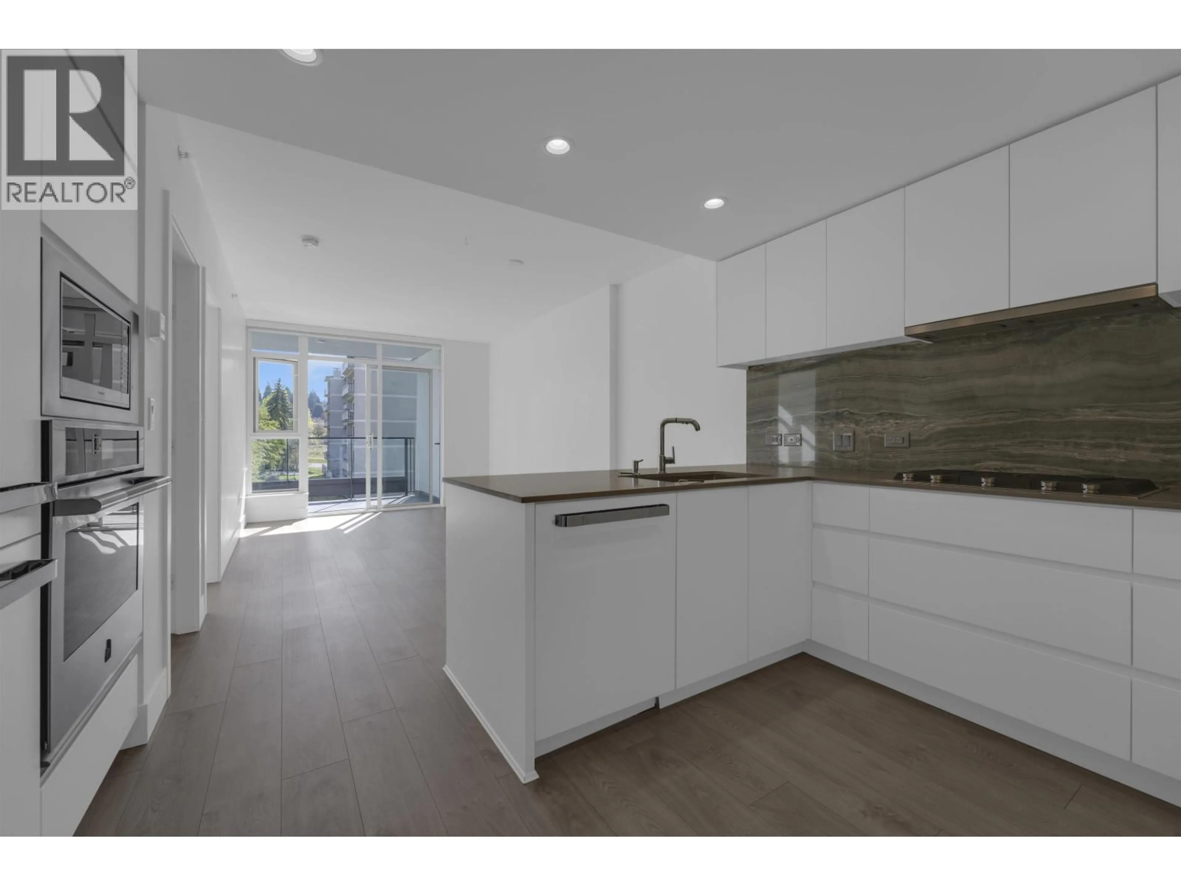 Open concept kitchen, ceramic/tile floor for 403 - 450 WESTVIEW STREET, Coquitlam British Columbia V3K0G3