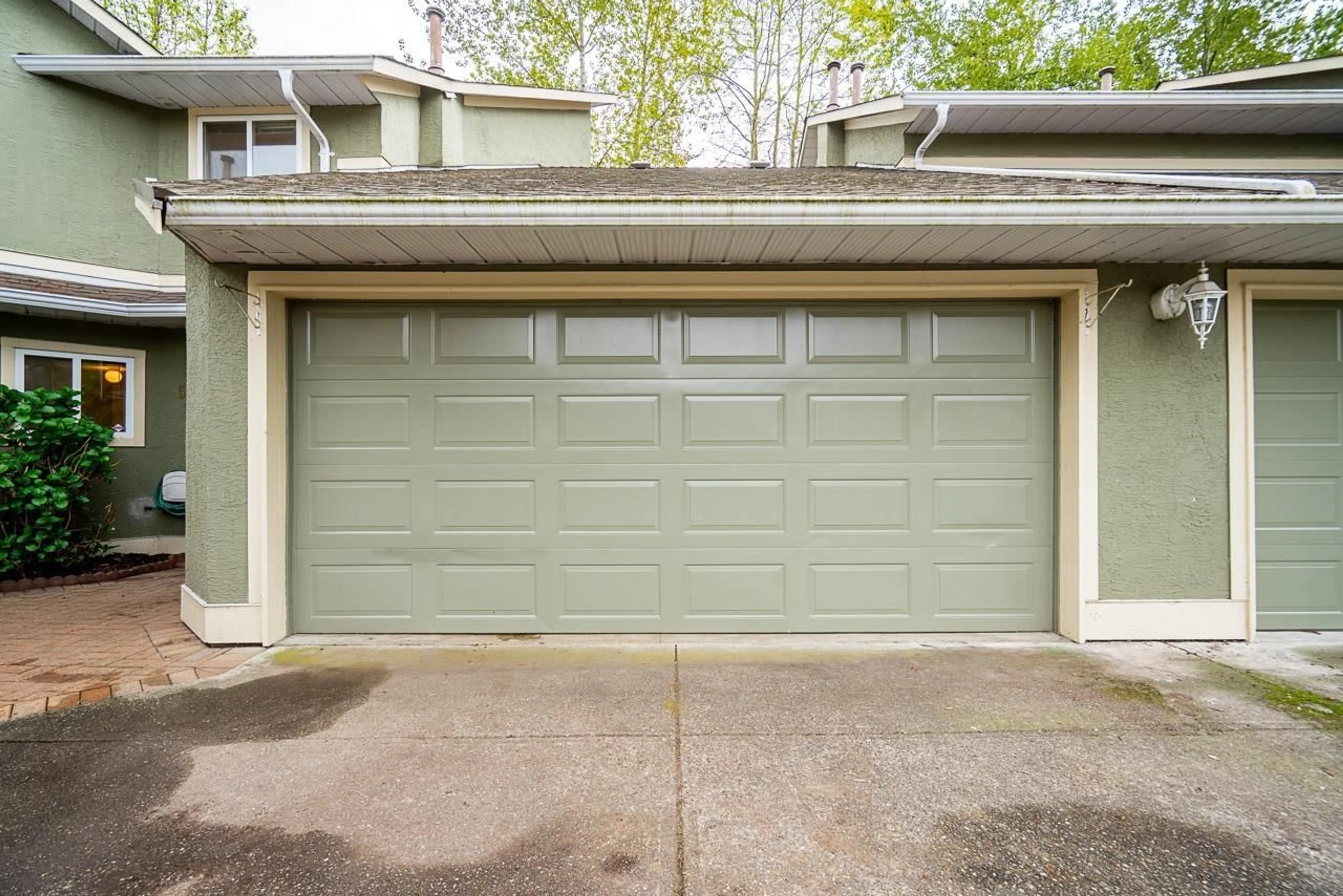 Indoor garage for 55 - 16061 85 AVENUE, Surrey British Columbia V4N4Y5
