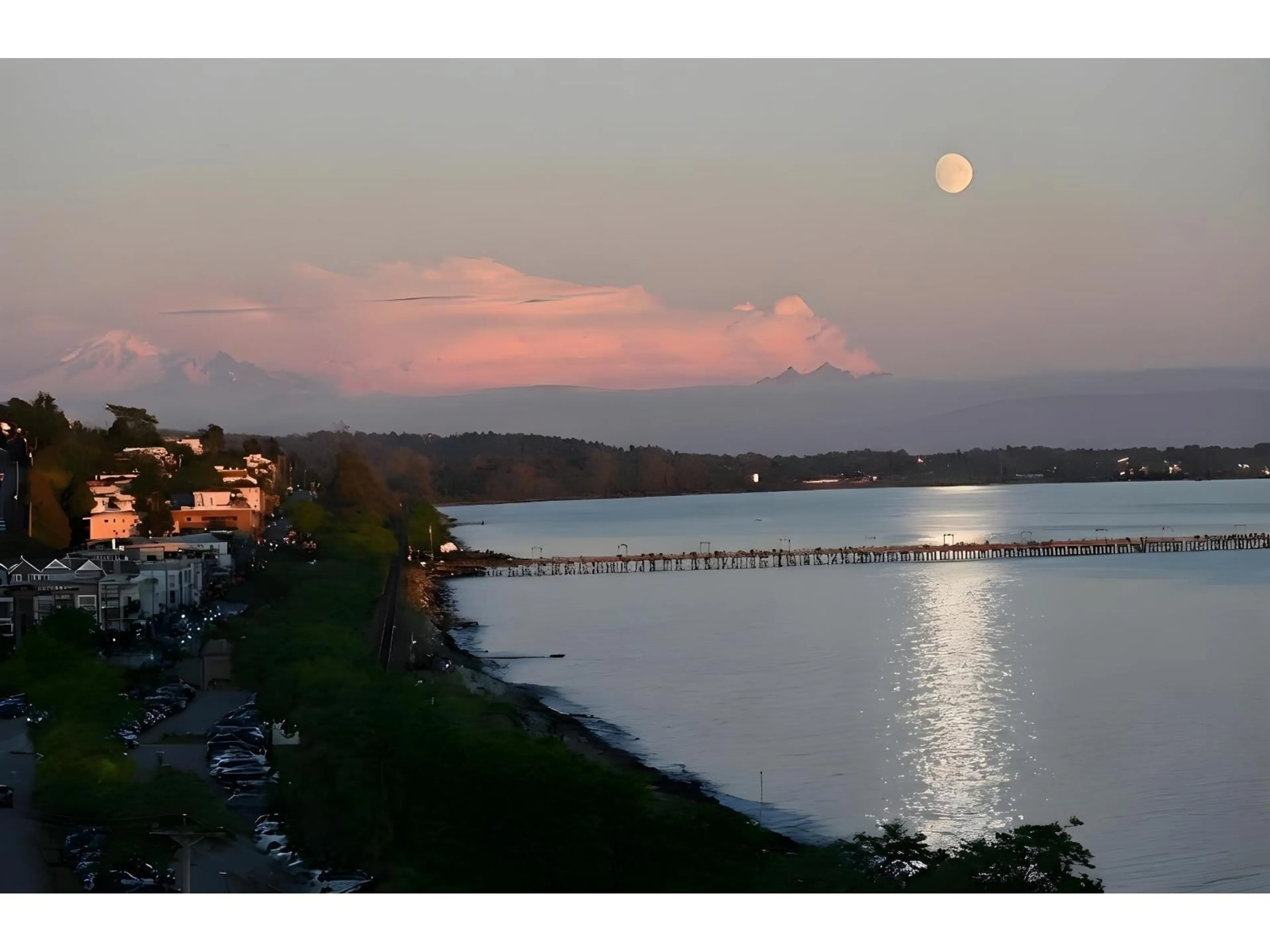 Blurry image for 14501 MARINE DRIVE, White Rock British Columbia V4B1B4