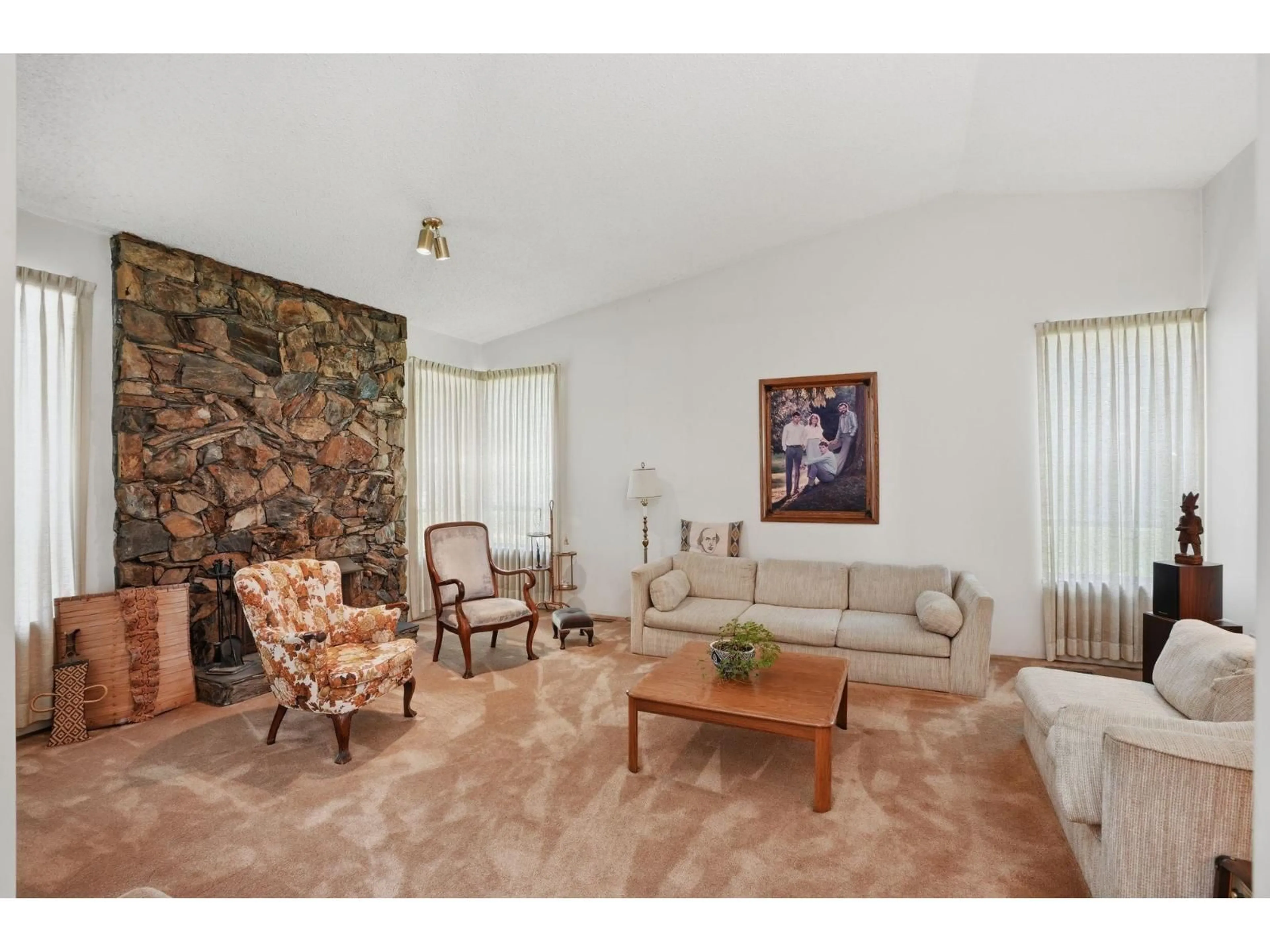 Living room with furniture, unknown for 20660 46A AVE AVENUE, Langley British Columbia V3A3J9