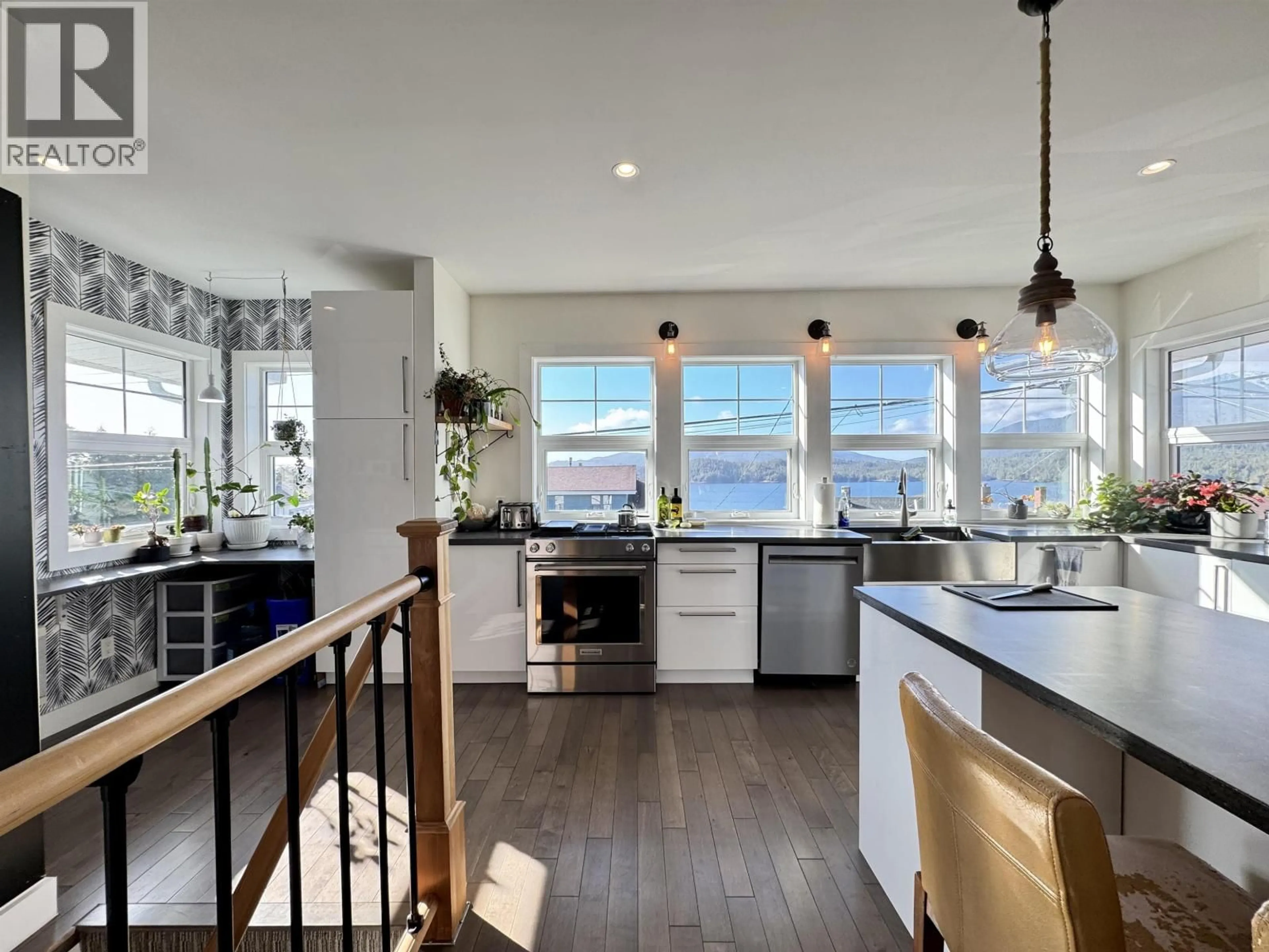 Open concept kitchen, unknown for 654 4TH AVENUE, Prince Rupert British Columbia V8J1P1