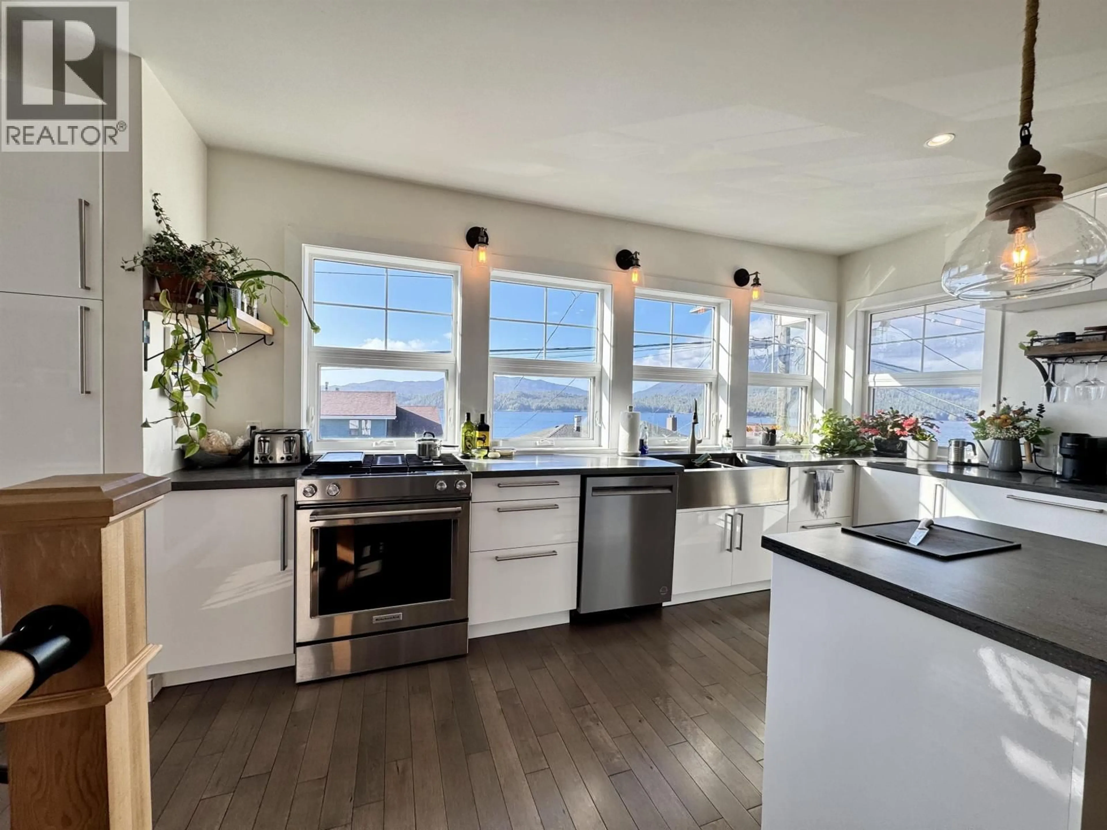 Open concept kitchen, unknown for 654 4TH AVENUE, Prince Rupert British Columbia V8J1P1
