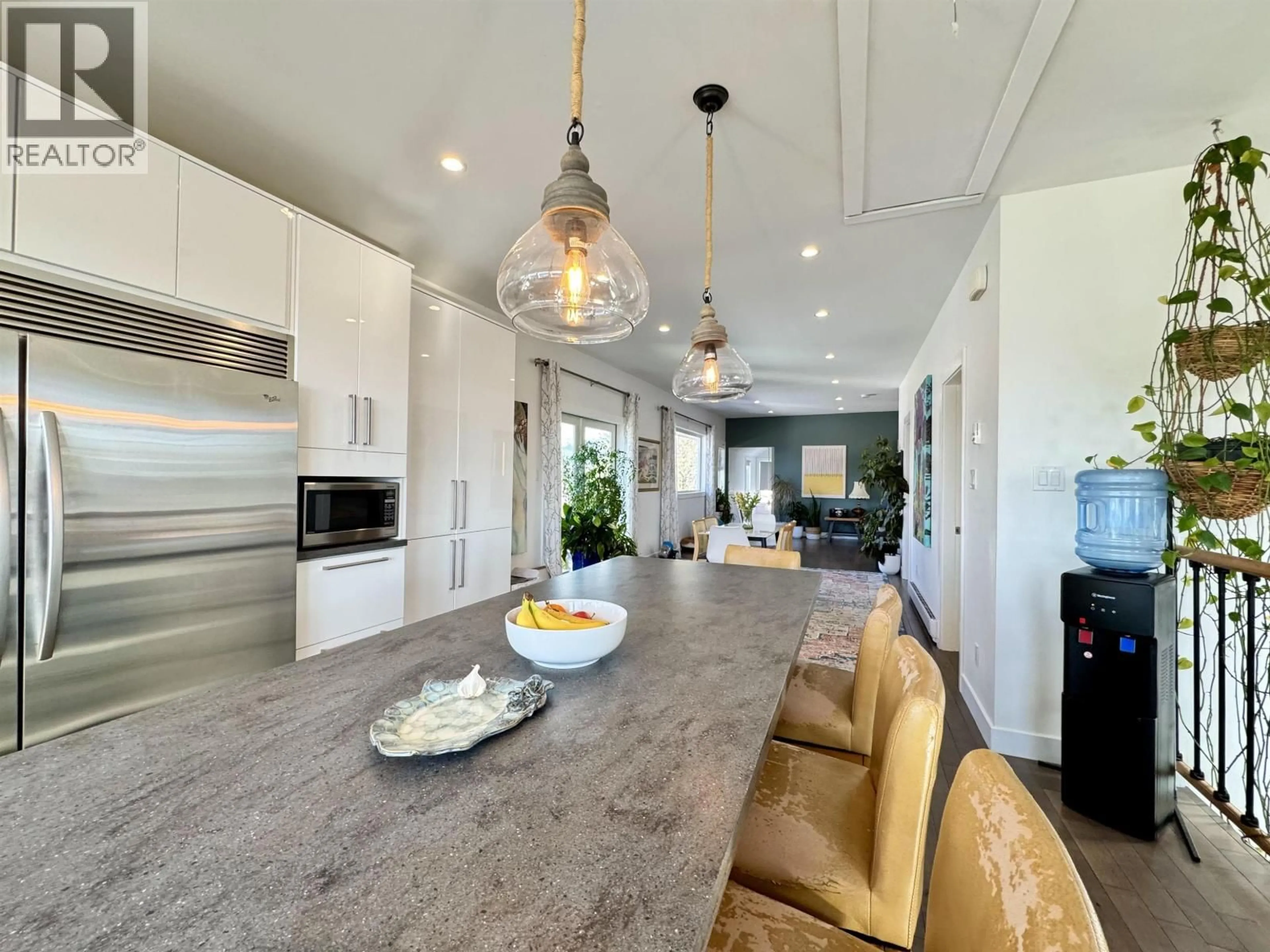 Open concept kitchen, ceramic/tile floor for 654 4TH AVENUE, Prince Rupert British Columbia V8J1P1