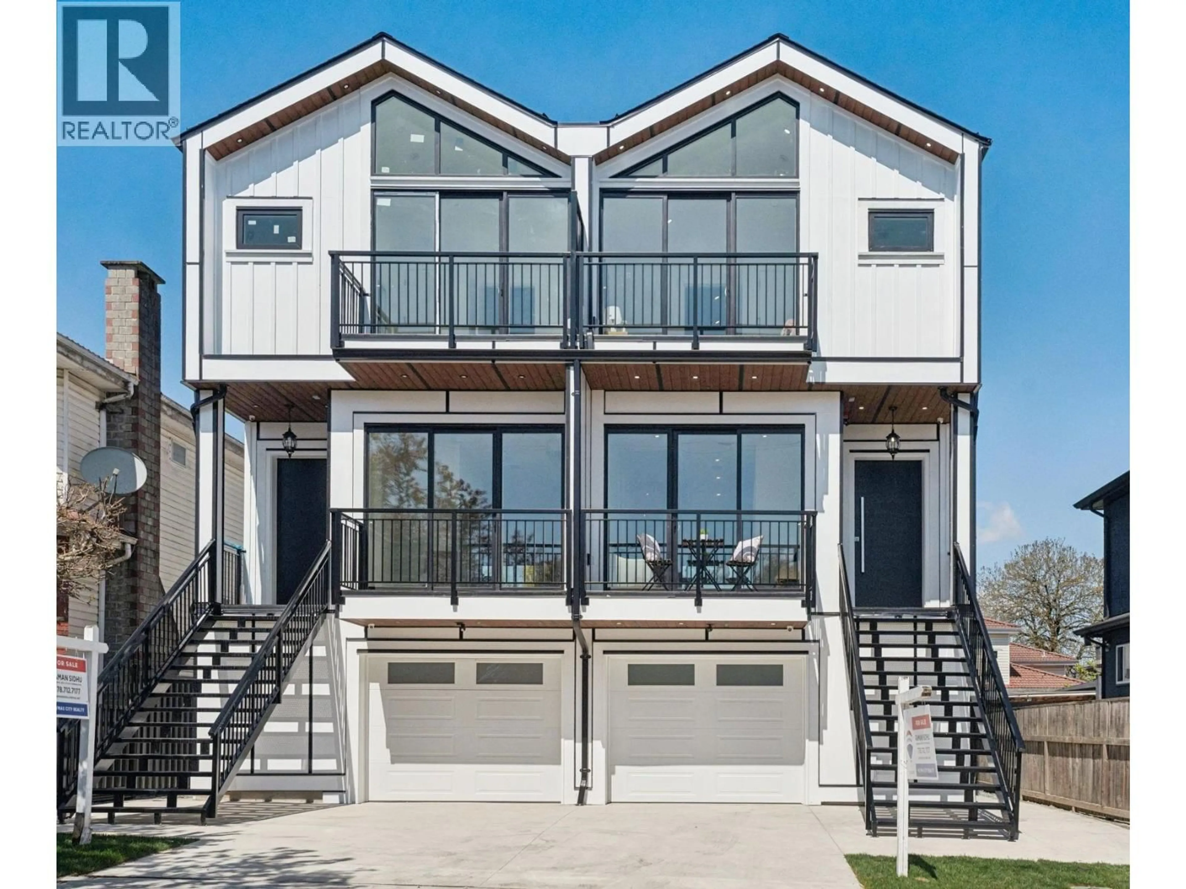 Home with vinyl exterior material, unknown for 2 - 1005 55TH AVENUE, Vancouver British Columbia V5X1N8