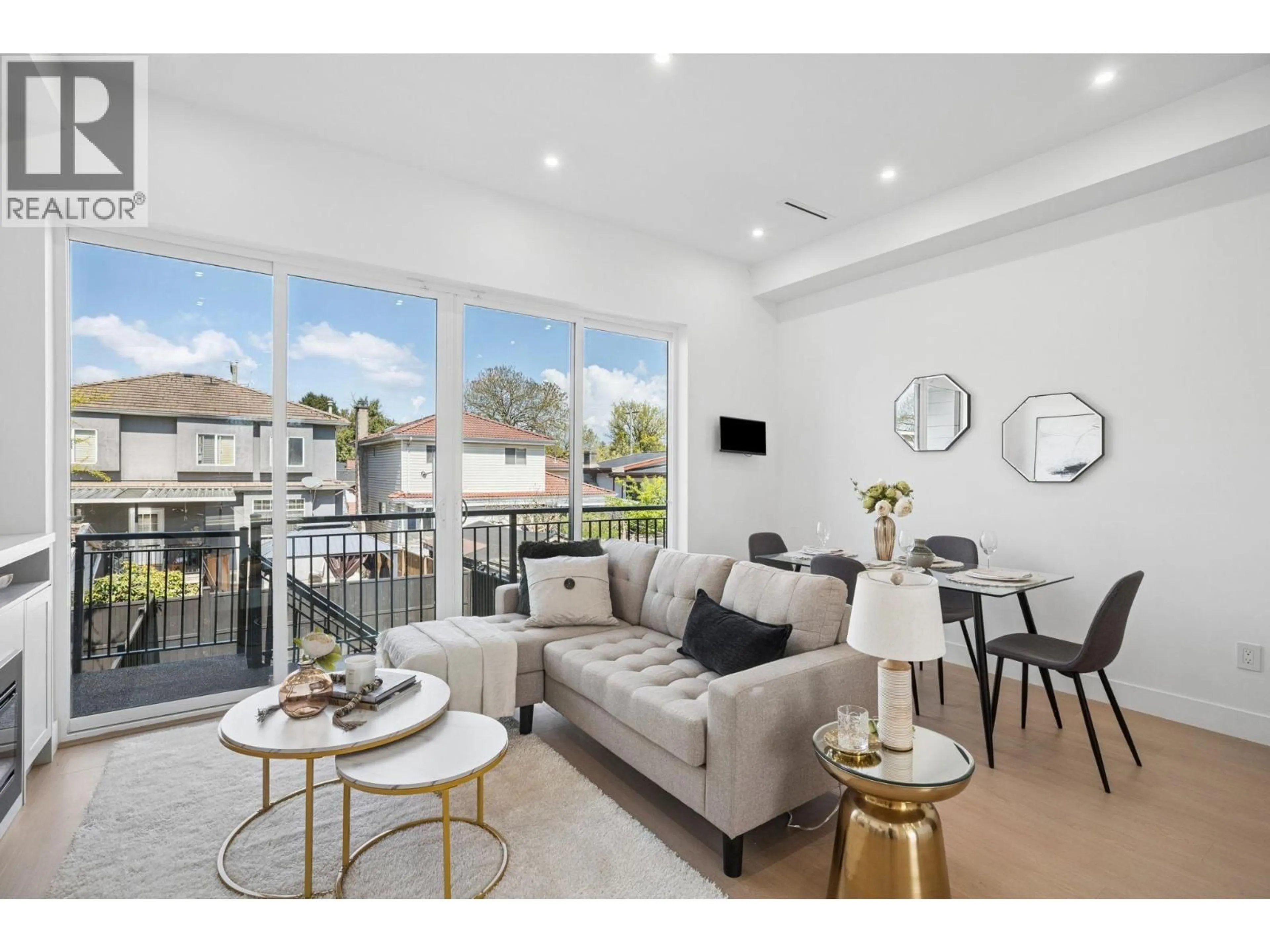 Living room with furniture, unknown for 2 - 1005 55TH AVENUE, Vancouver British Columbia V5X1N8