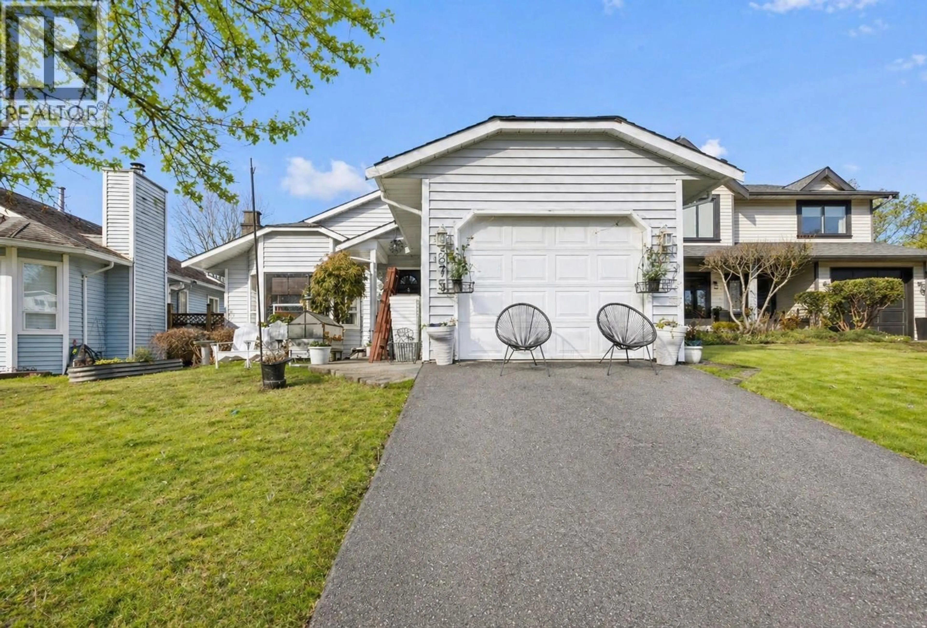 Home with vinyl exterior material, street for 875 PORTEAU PLACE, North Vancouver British Columbia V7H2P8