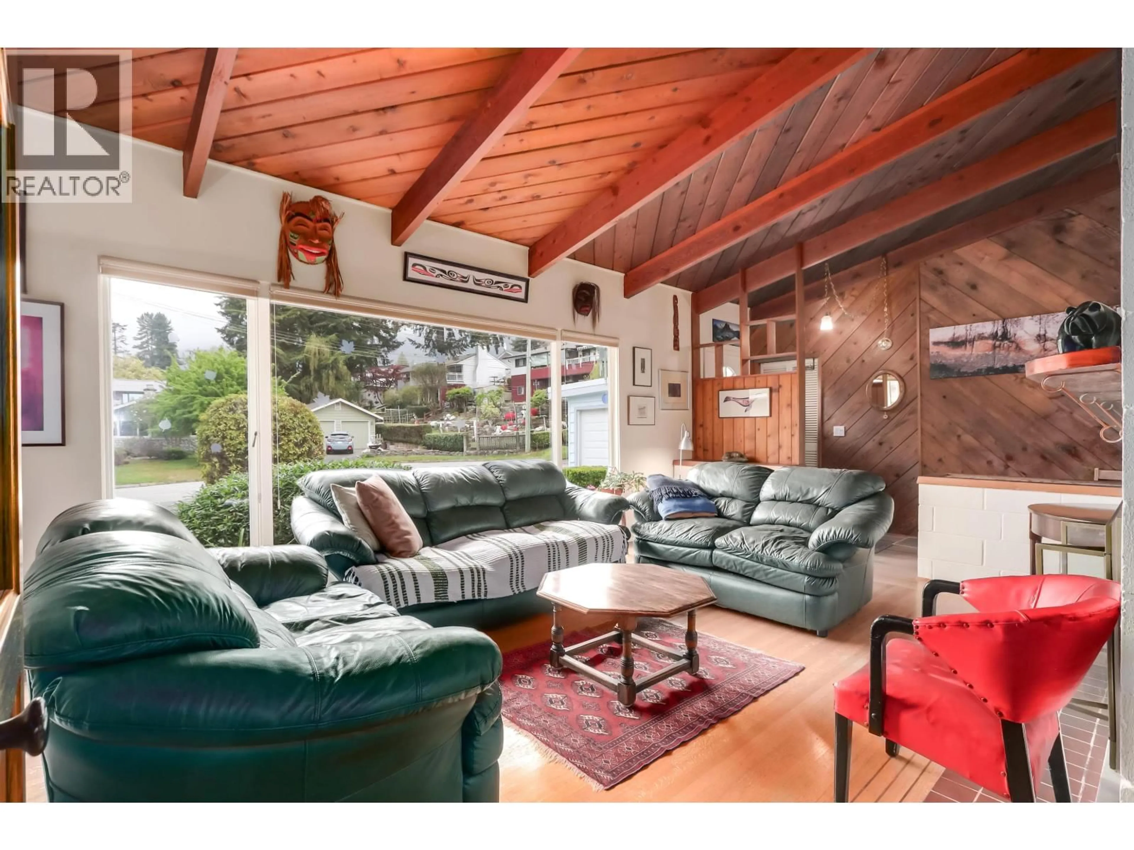 Living room with furniture, unknown for 957 ESSEX ROAD, North Vancouver British Columbia V7R1W1