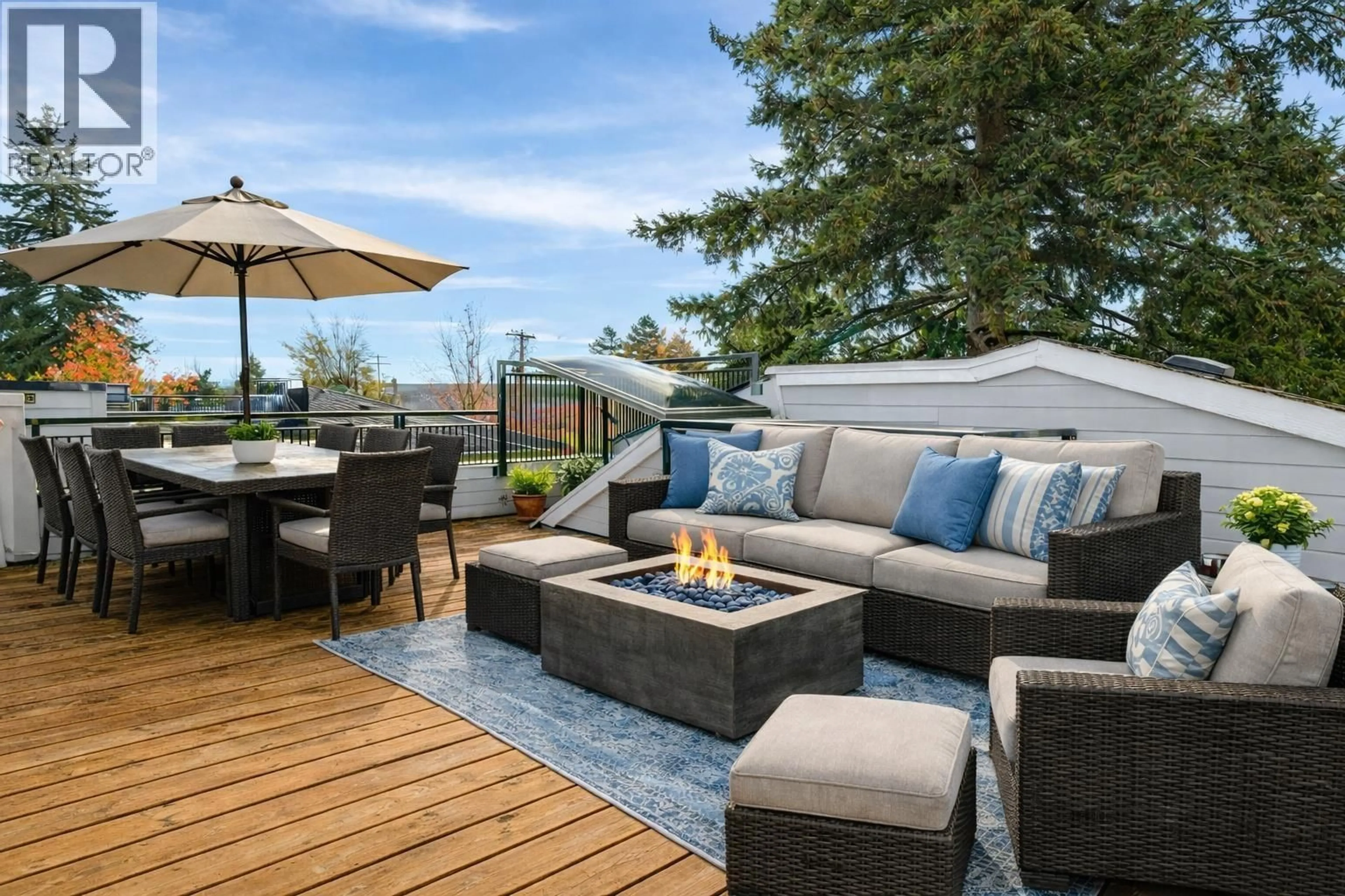 Patio, water/lake/river/ocean view for 59 - 6528 DENBIGH AVENUE, Burnaby British Columbia V5H3R8