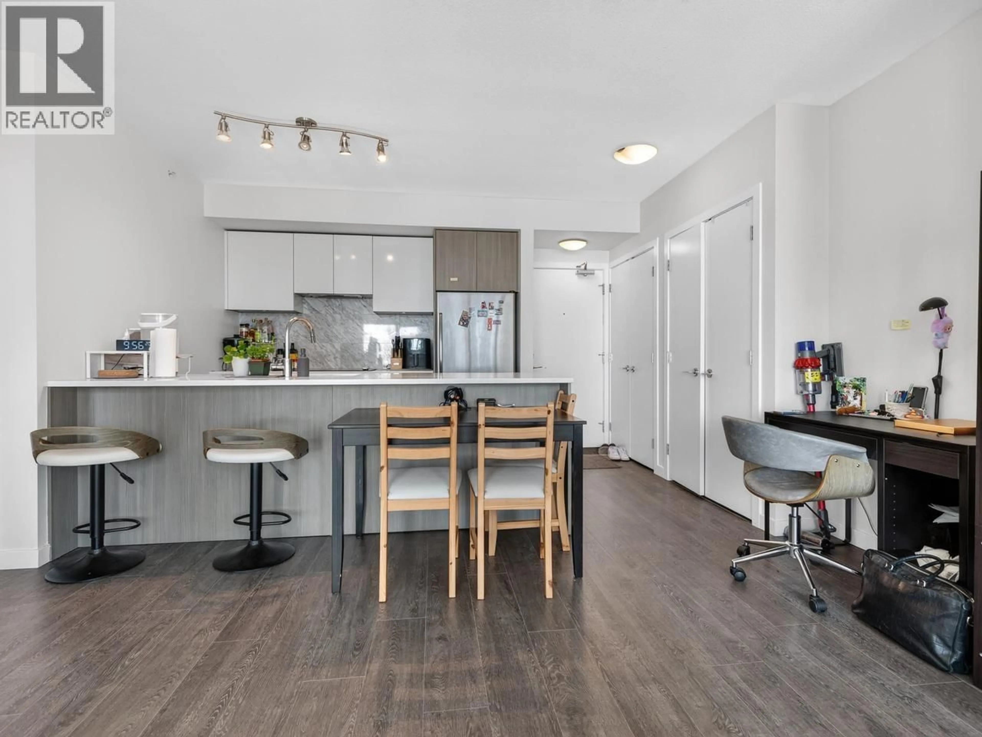 Open concept kitchen, wood/laminate floor for 2008 - 6461 TELFORD AVENUE, Burnaby British Columbia V5H0B7