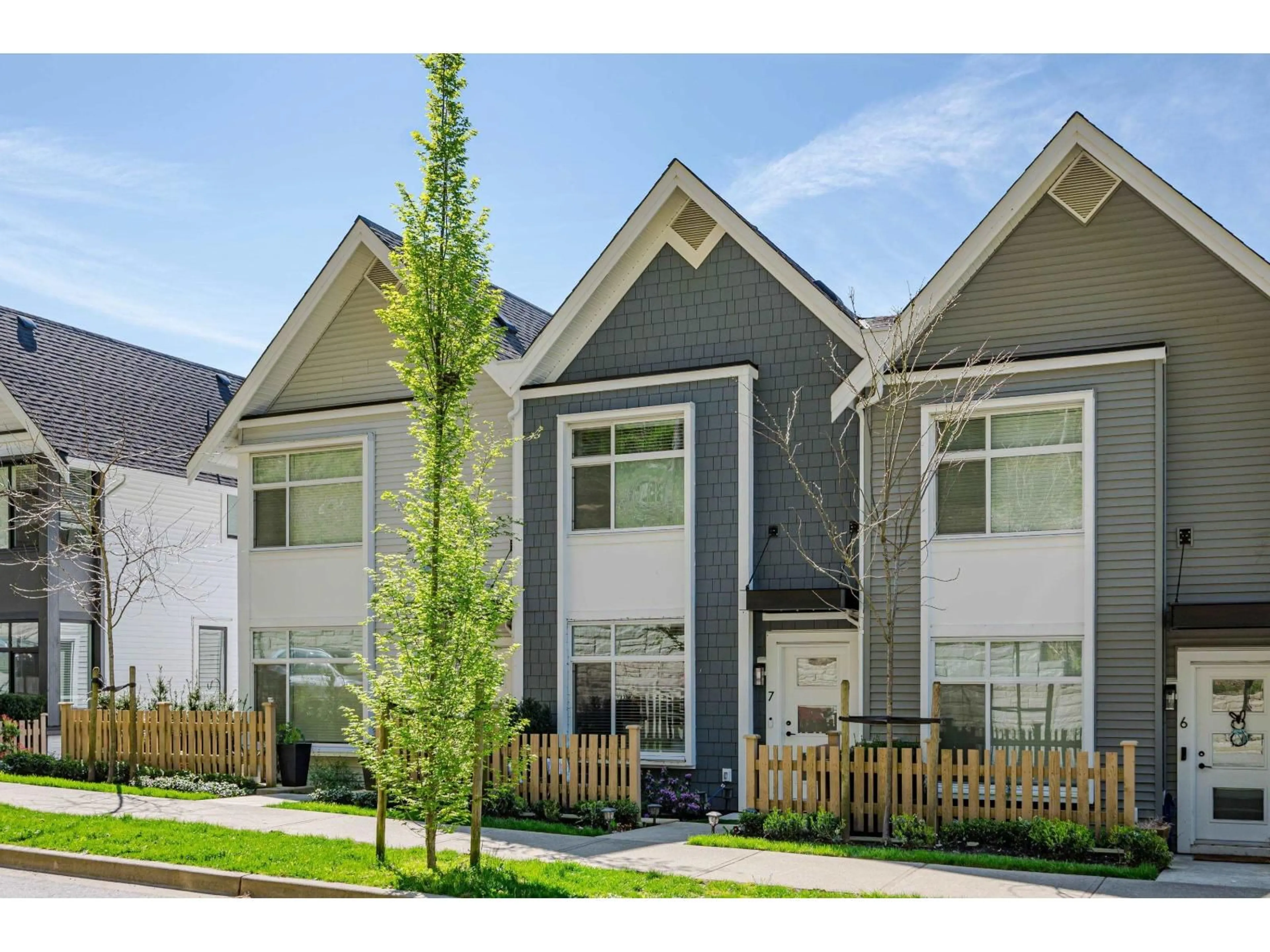 Home with vinyl exterior material, street for 7 - 33929 BARKER COURT, Mission British Columbia V2V0K2