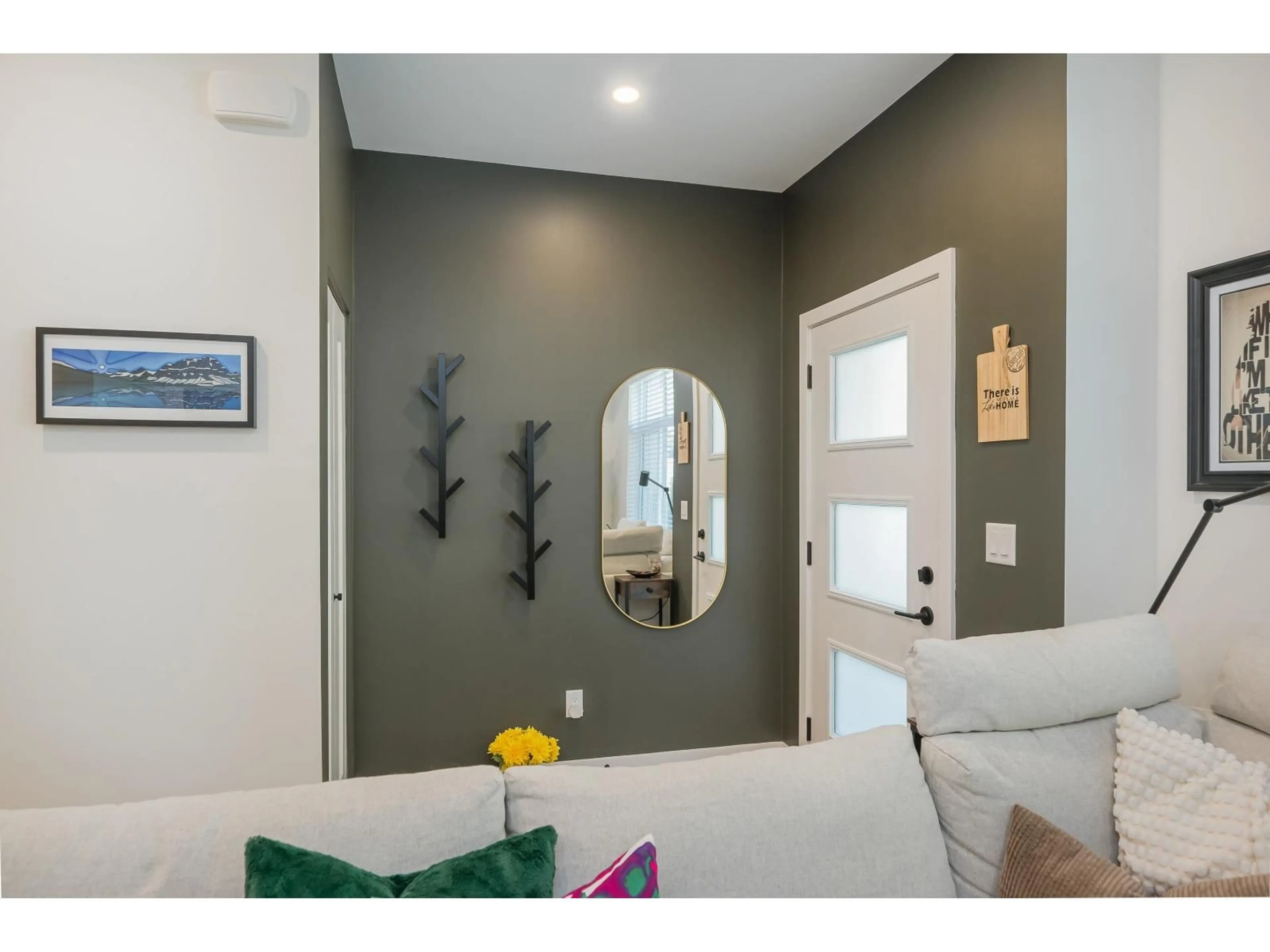 Indoor entryway for 7 - 33929 BARKER COURT, Mission British Columbia V2V0K2