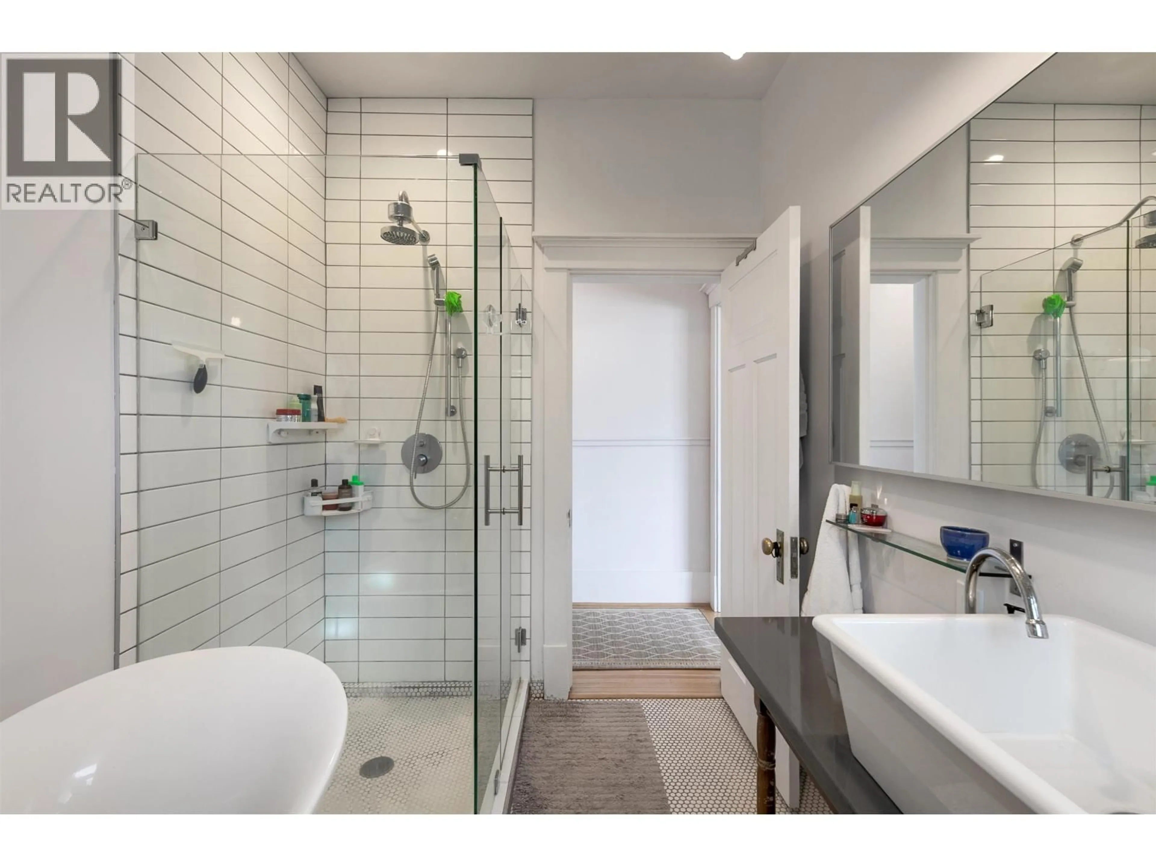 Contemporary bathroom, ceramic/tile floor for 303 - 1131 11TH AVENUE, Vancouver British Columbia V6H1K4