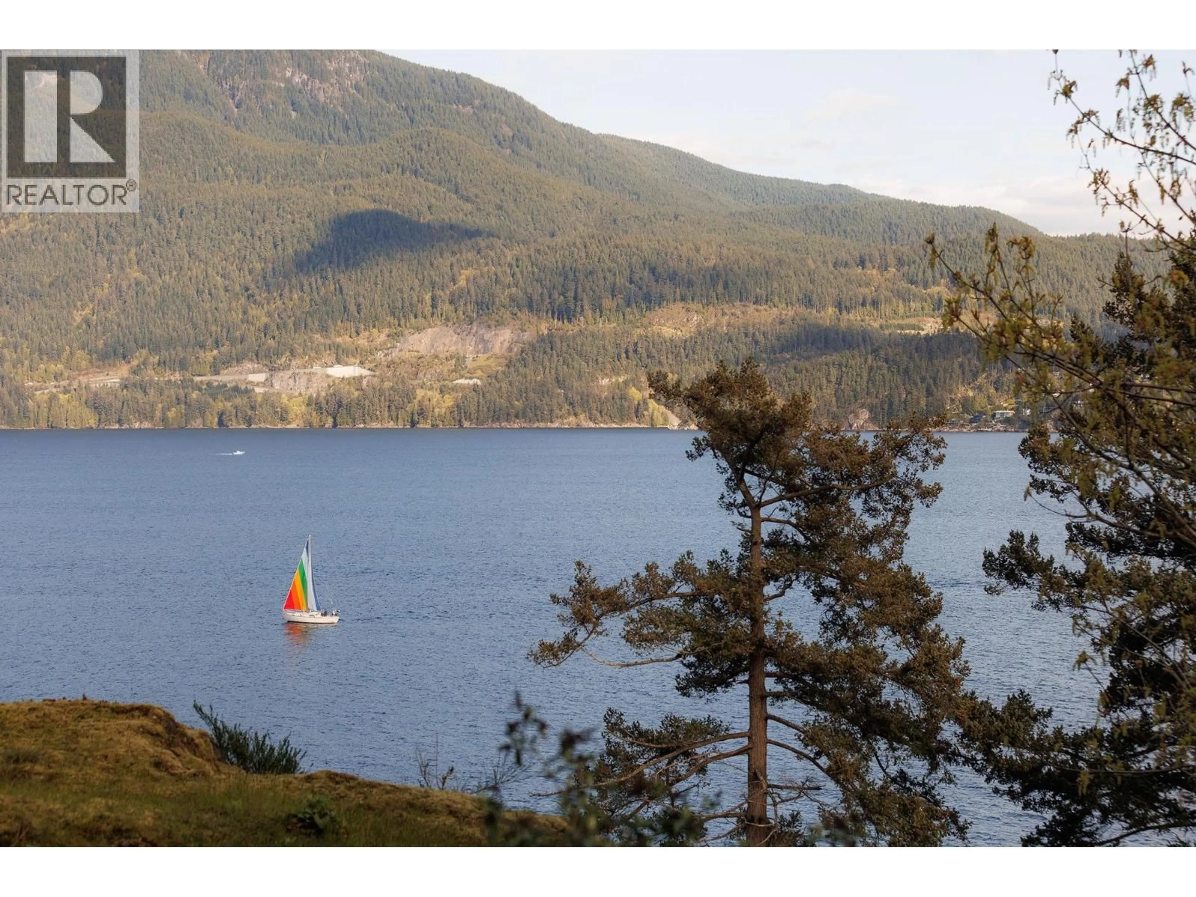 Blurry image for 234 DAVID ROAD, Bowen Island British Columbia V0N1G1