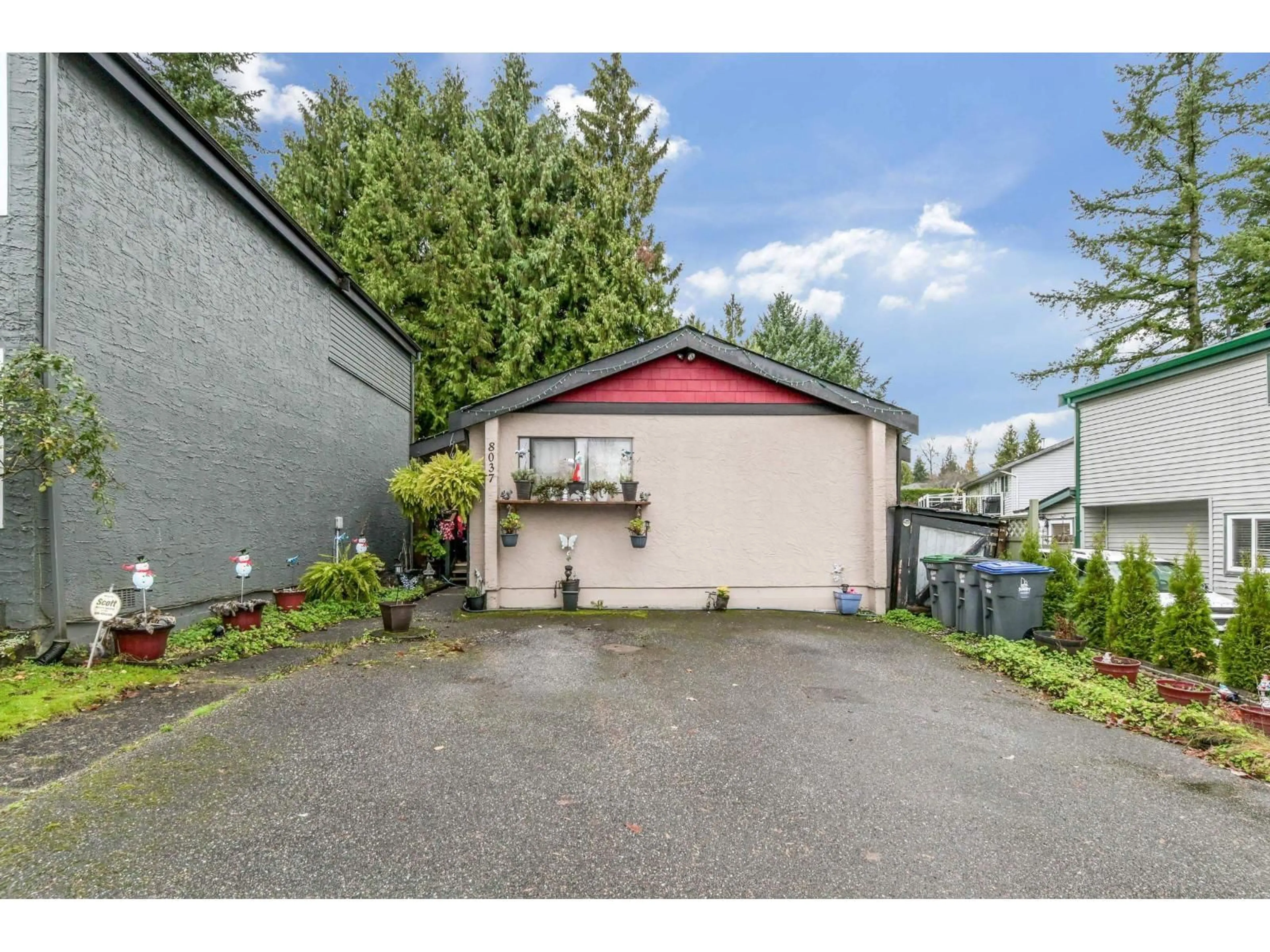 Unknown for 8037 139A STREET, Surrey British Columbia V3W6P9