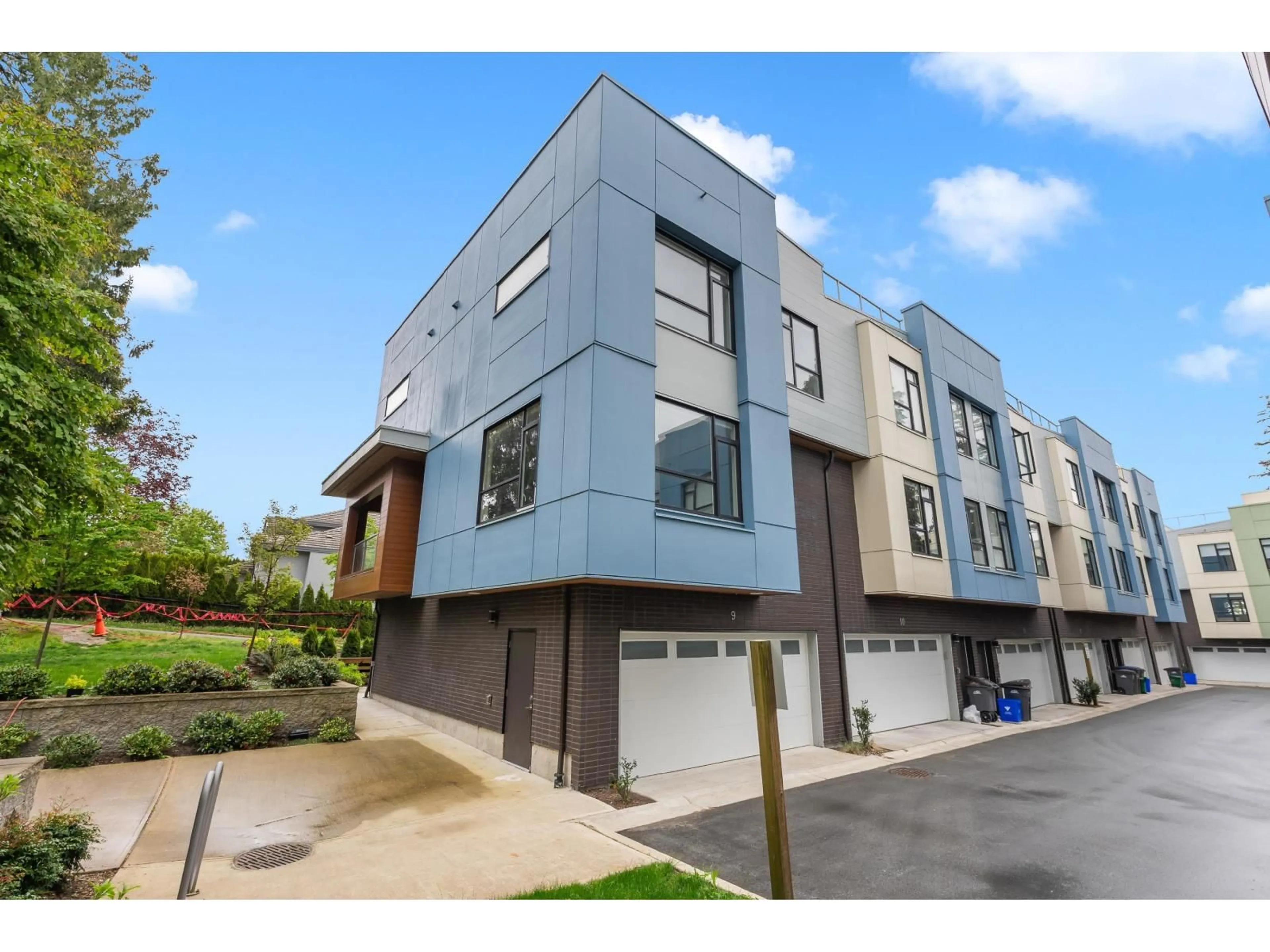 Unknown for 9 - 5858 132 STREET, Surrey British Columbia V3X1N1