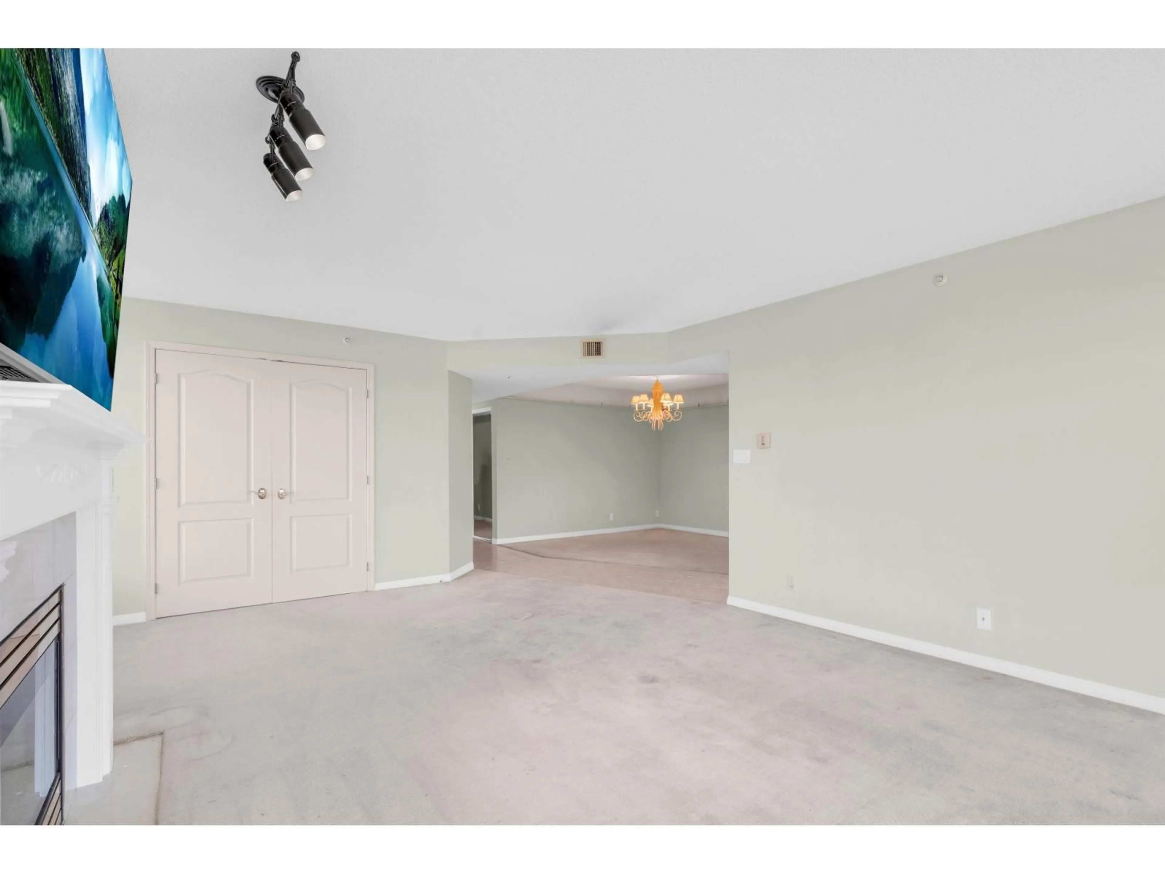 A pic of a room for 502 - 32330 SOUTH FRASER WAY, Abbotsford British Columbia V2T1X1